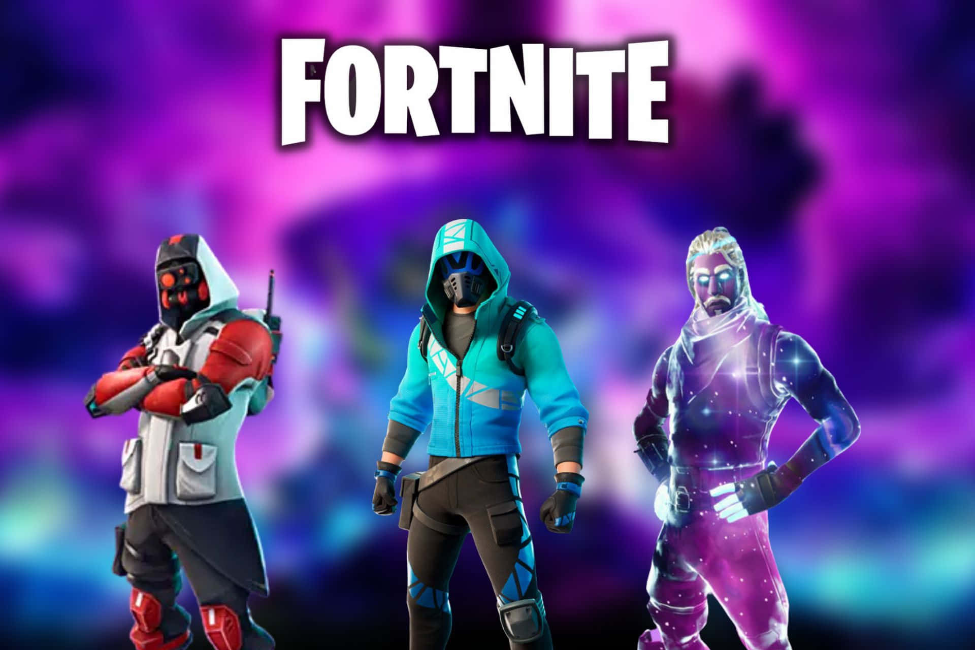 Fortnite Ikonik Skin 桌布 壁紙 — 三個穿著發光未來風格服裝的 Fortnite 角色自信地站在充滿活力的紫色和藍色宇宙背景前。