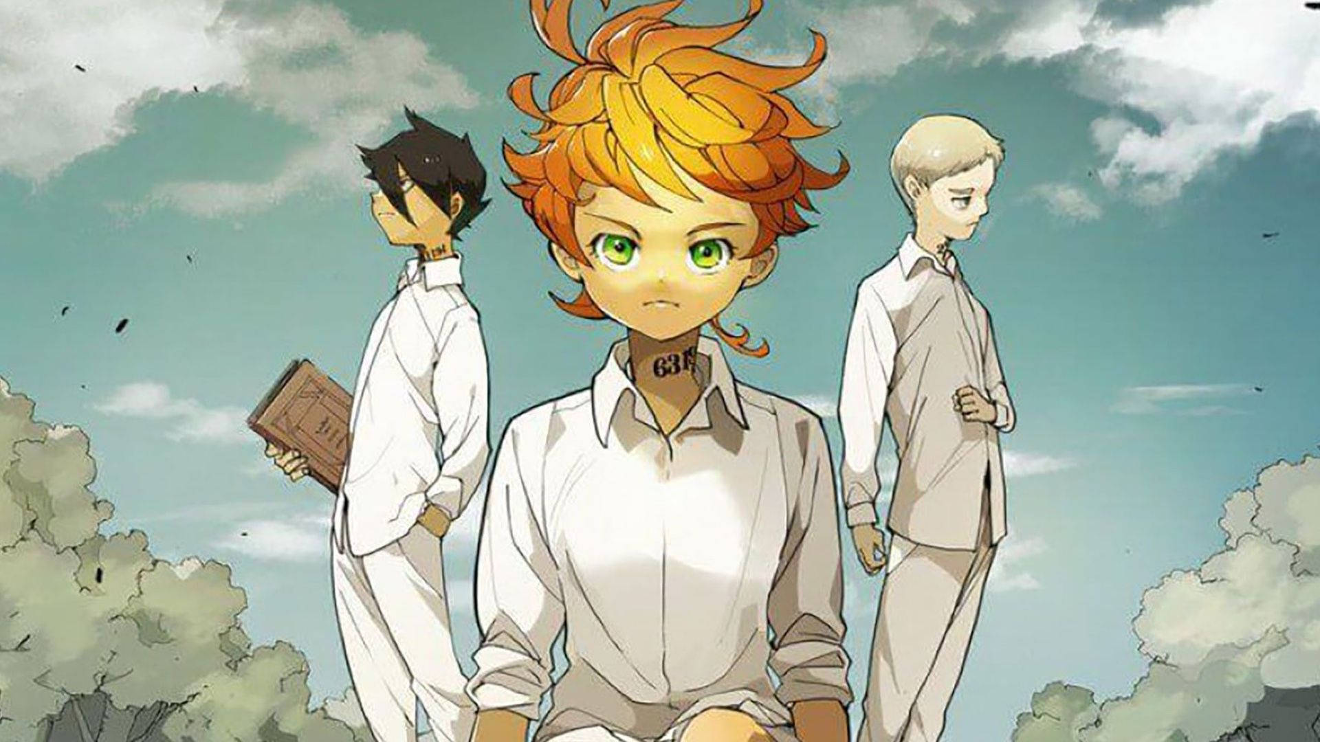 The Promised Neverland 桌布 壁紙 — 三個穿著白色制服的動漫角色站在戶外，天空多雲，有綠色眼睛和橙色頭髮。