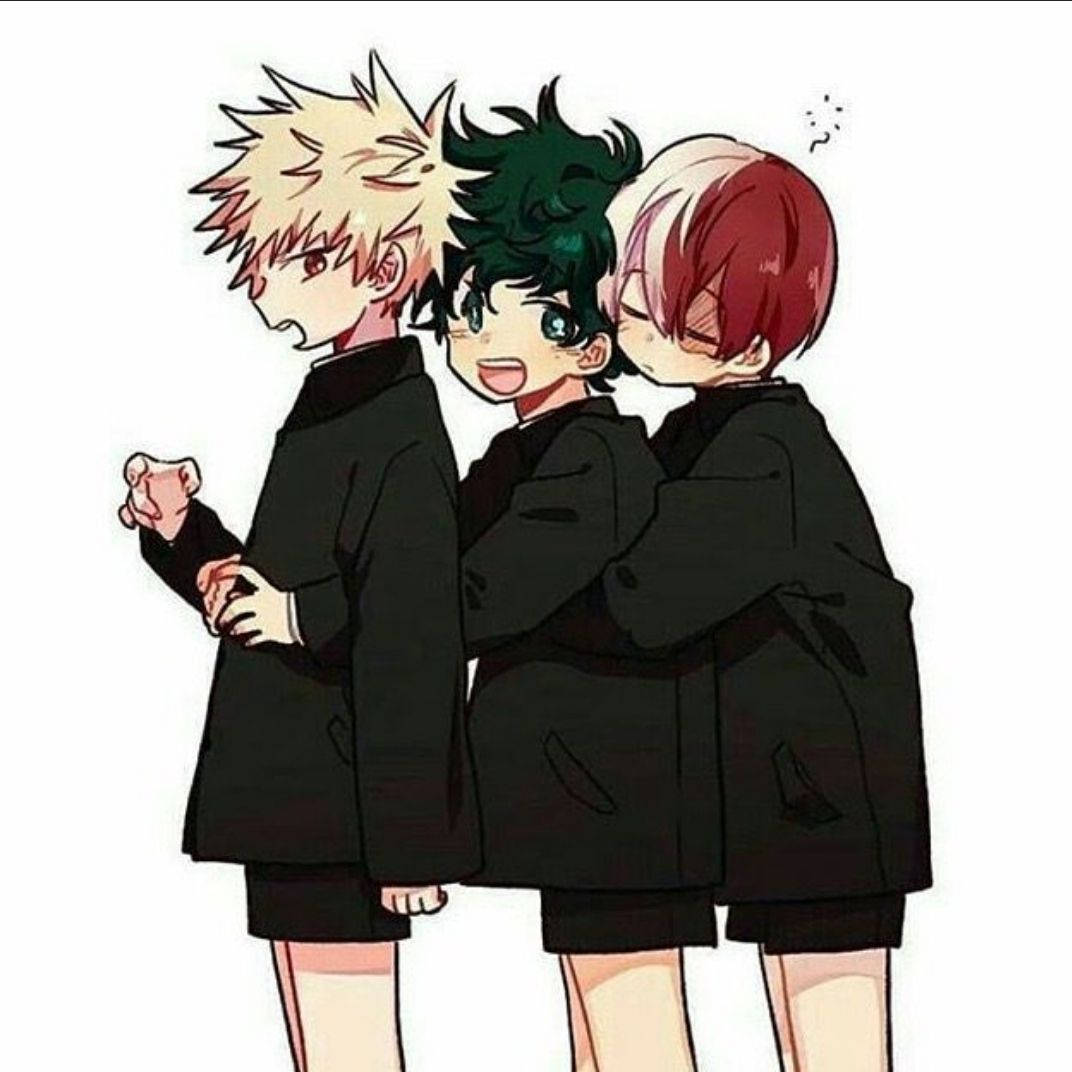 Todobakudeku 桌布 壁紙 — 三個穿著黑色校服的動畫男孩在純白色背景前擠在一起，表情頑皮。