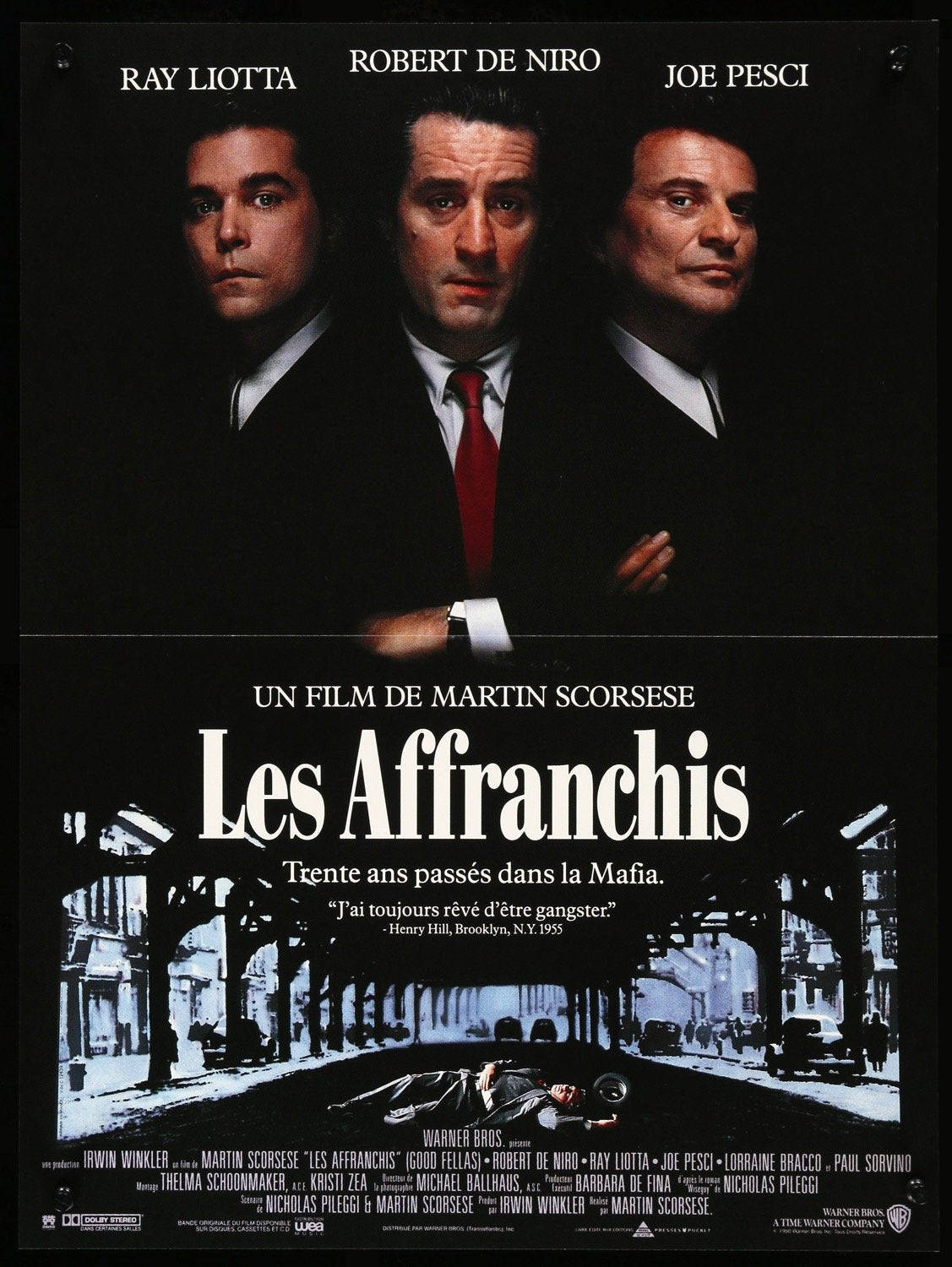 goodfellas 桌布 壁紙 — 三個穿西裝的男人從上方俯視，下方的街景顯示一名男子躺在人行道上死亡。