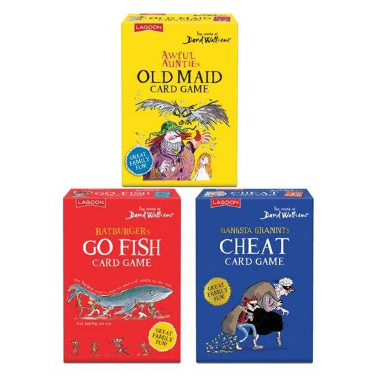 Playing Cards 桌布 壁紙 — 三個色彩繽紛的卡牌遊戲盒，上面有卡通角色和有趣的標題，背景為白色。