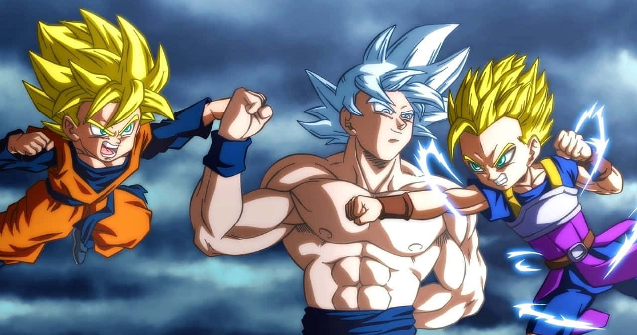Dragon Ball Super Universe 6 桌布 壁紙 — 三個超級賽亞人角色在暴風雨的天空下擺出動態戰鬥姿勢，伴隨著劈啪作響的能量效果。