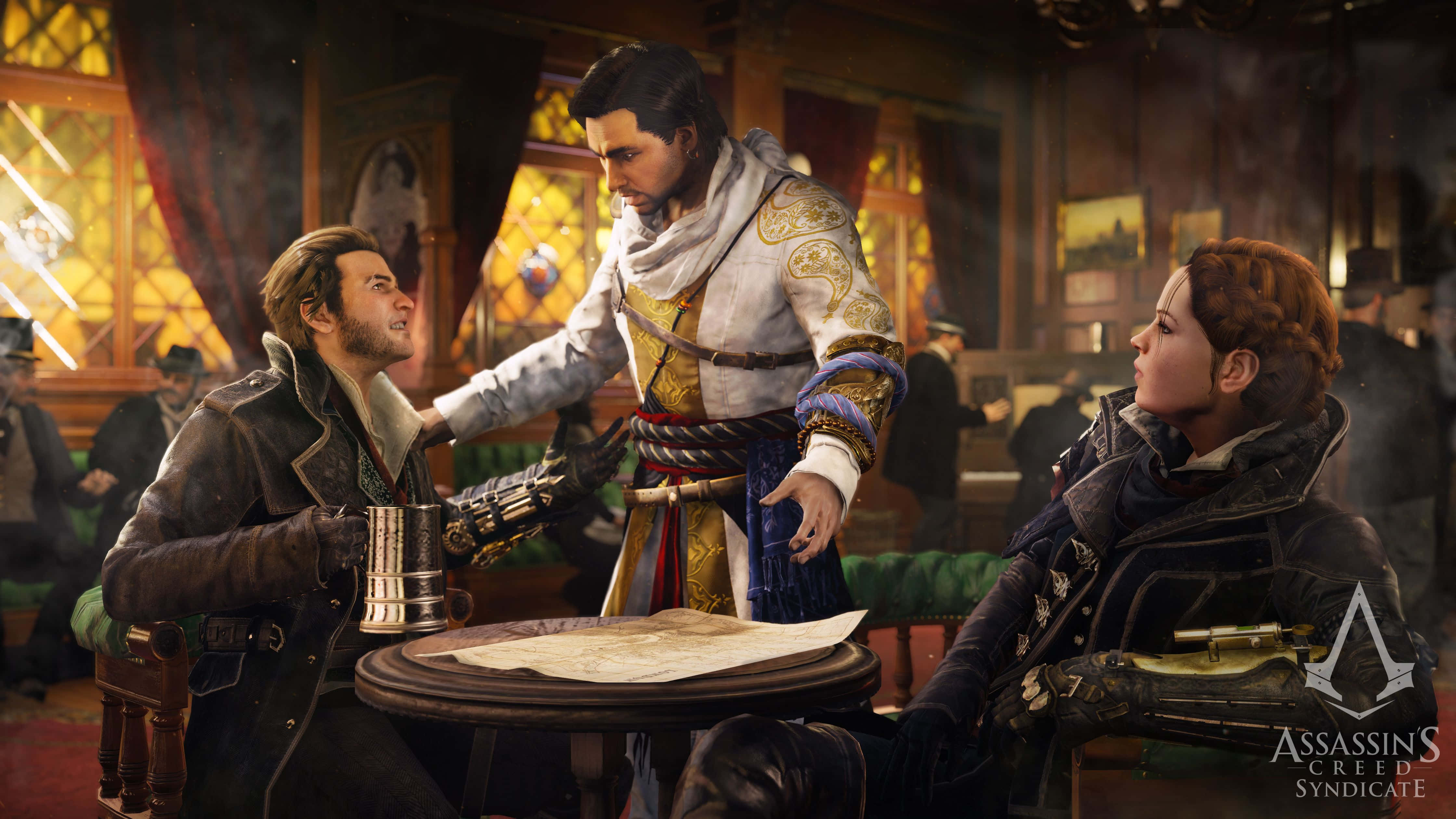 Evie Frye 桌布 壁紙 — 三個身穿1800年代刺客服裝的角色在一間燈光昏暗、裝飾華麗的小酒館裡圍著桌子進行緊張的對話。