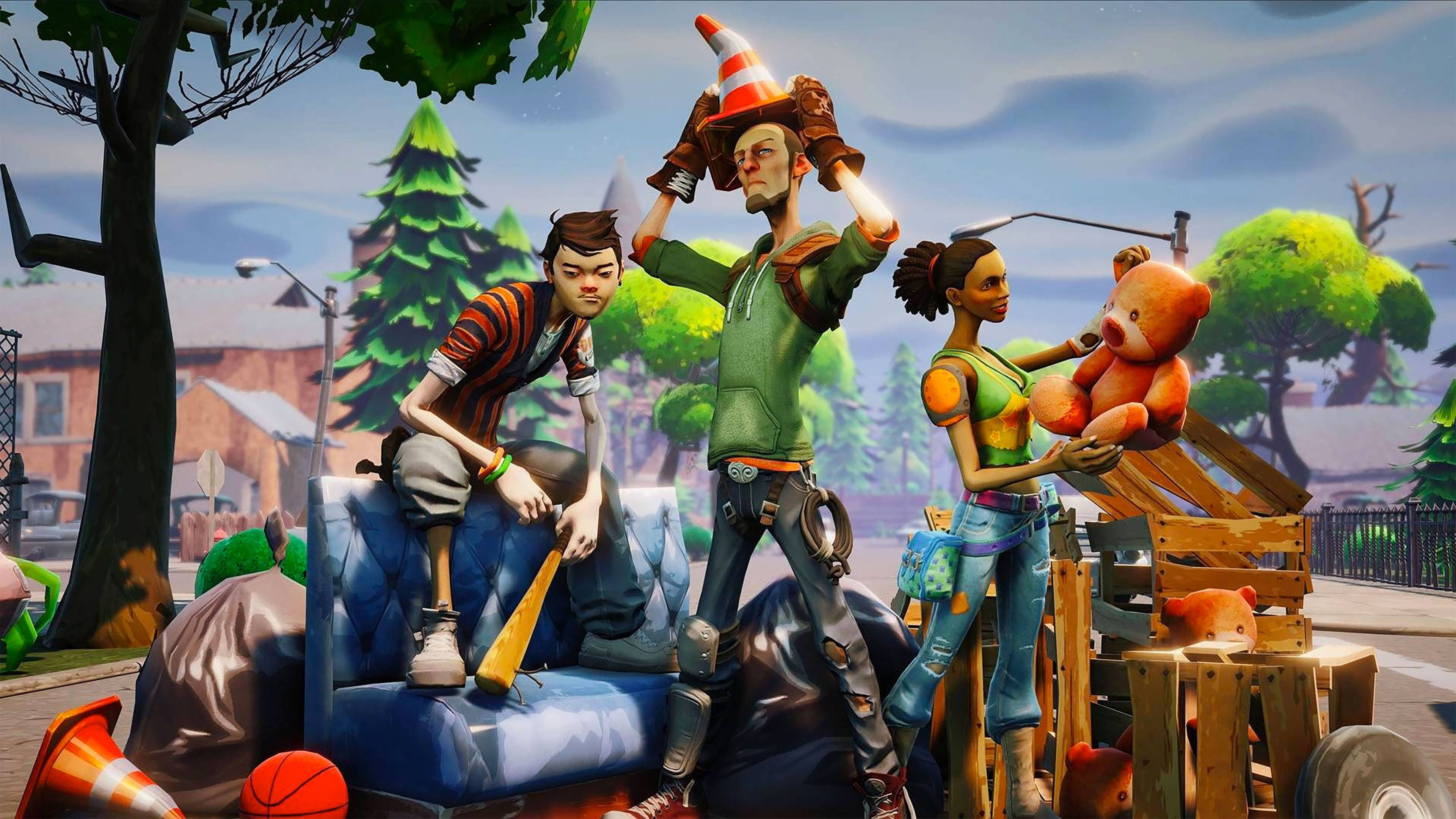 Fortnite iPad 桌布 壁紙 — 三個風格化的卡通角色在垃圾場場景中，手持一個交通錐、一個泰迪熊和一個棒球棍。
