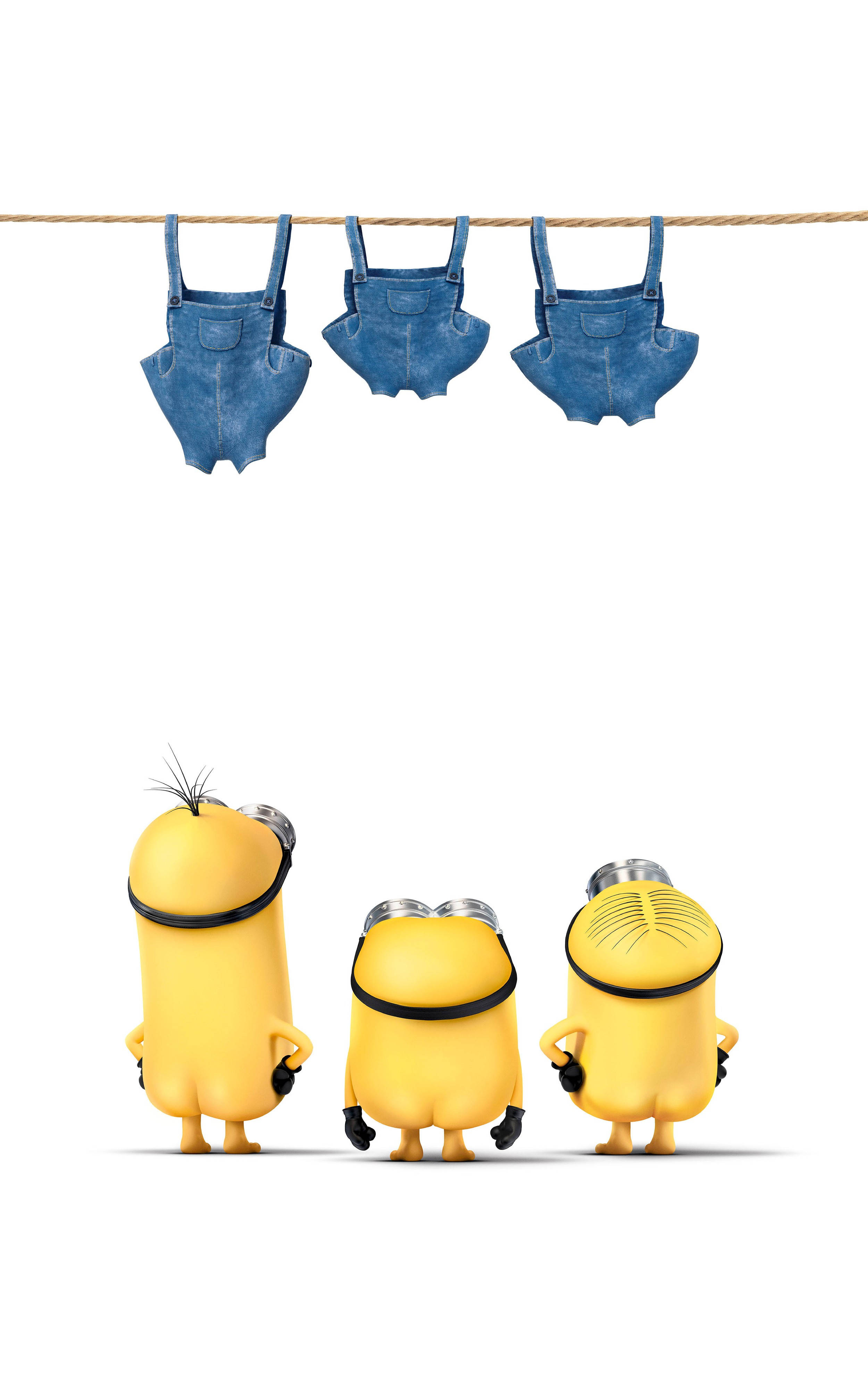 小黃人 桌布 壁紙 — 三個黃色Minions抬頭看著掛在他們上方繩子上的三條藍色牛仔布吊帶褲。