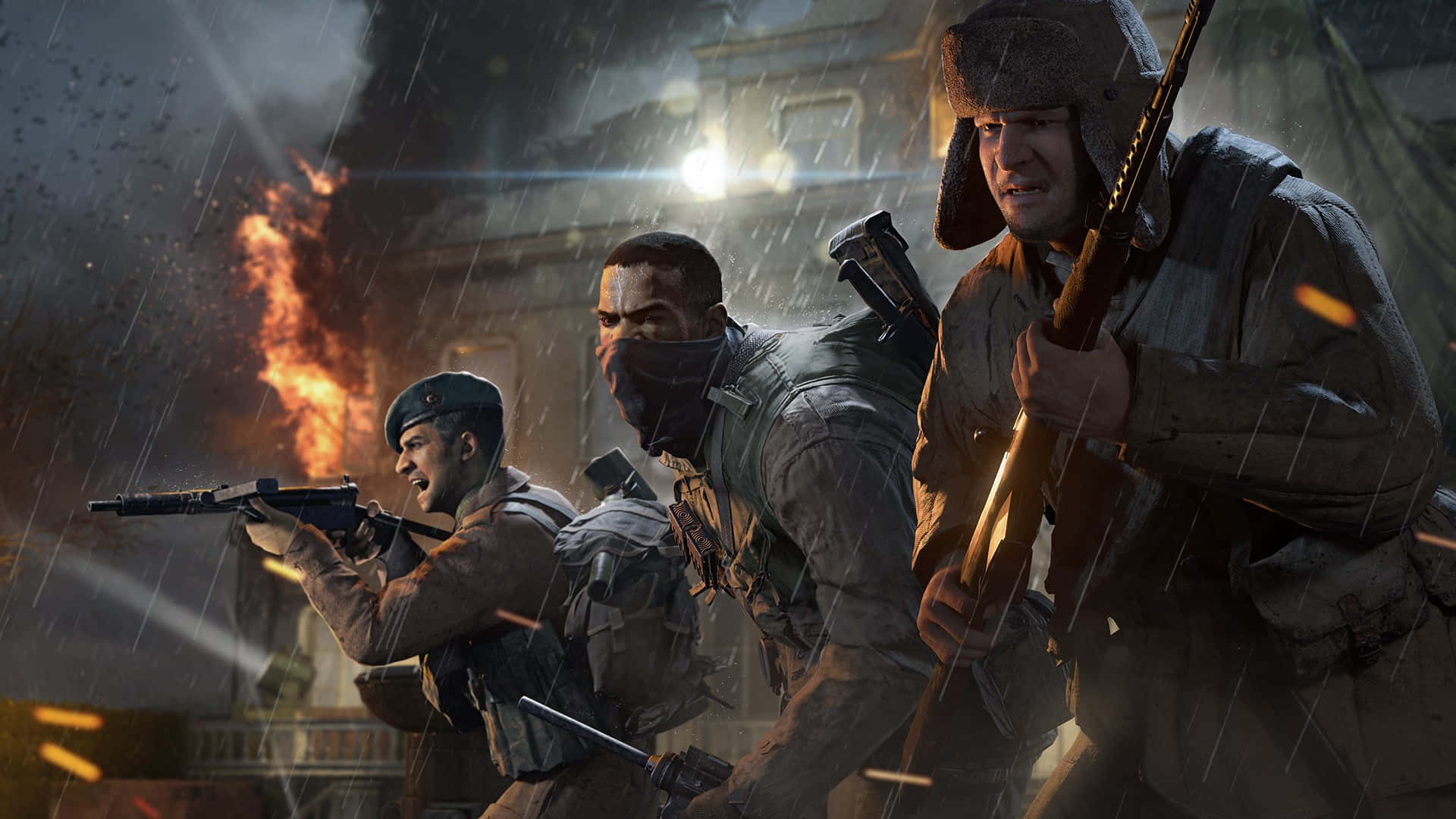 World War 2 桌布 壁紙 — 三名士兵在雨水浸透的戰場上前進，爆炸和槍火照亮了他們身後的混亂。