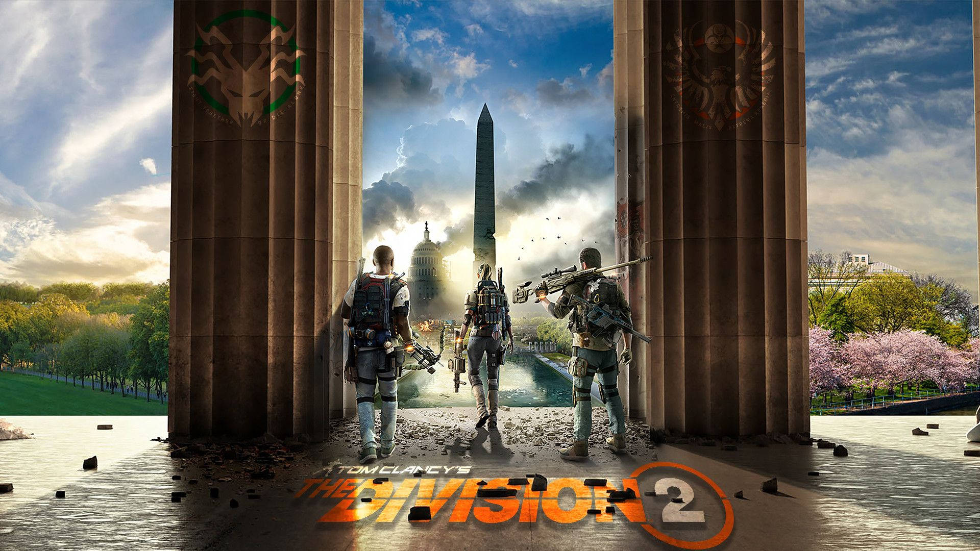 Division 桌布 壁紙 — 三名武裝倖存者站在破碎的柱子之間，面向飽受戰爭蹂躪的華盛頓特區，國會大廈和華盛頓紀念碑在煙霧繚繞的廢墟中，背景是戲劇性的日落天空。