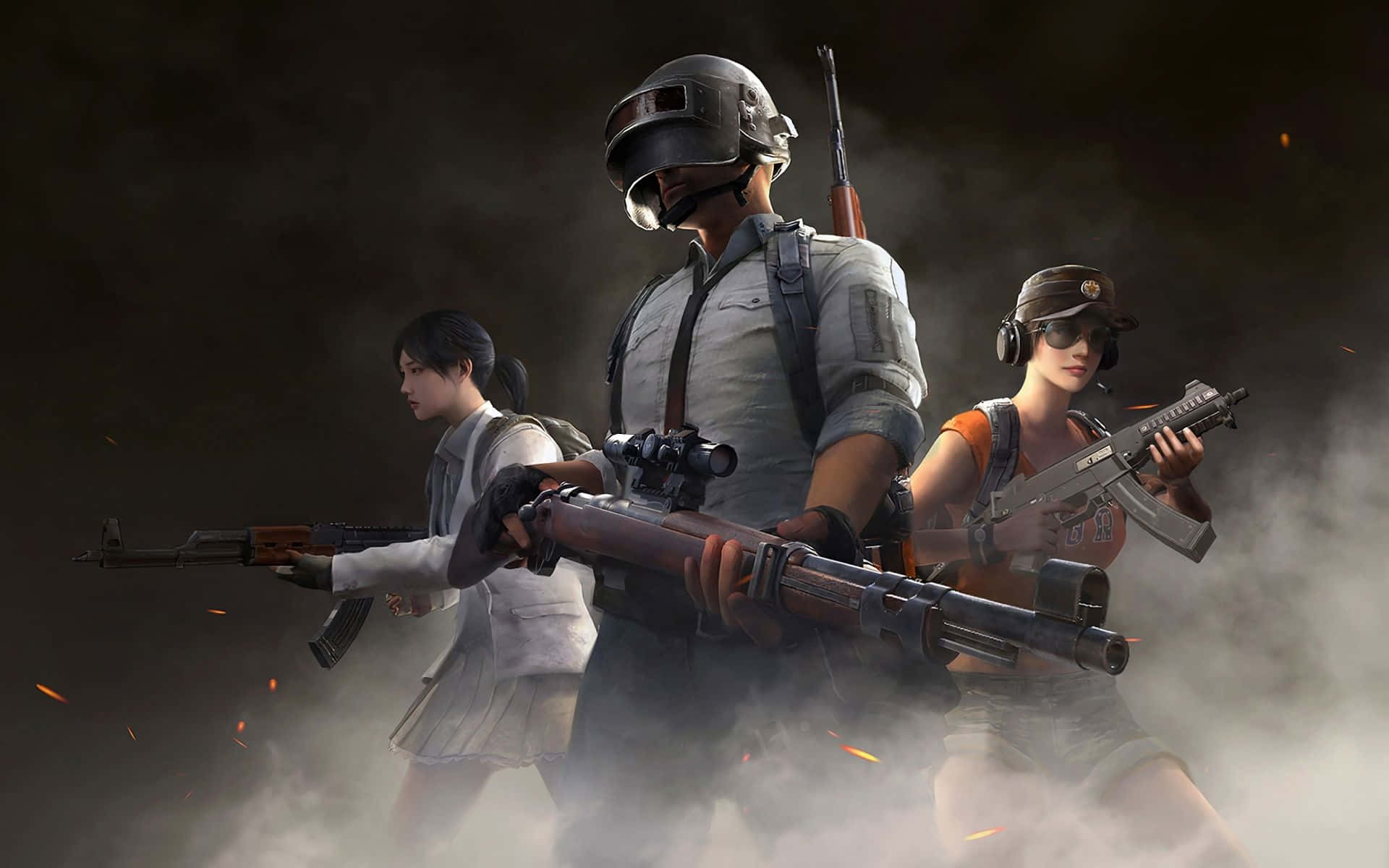 Pubg Guns 桌布 壁紙 — 三名武裝玩家身穿戰術裝備，站在煙霧瀰漫的戰場上，火花四濺。