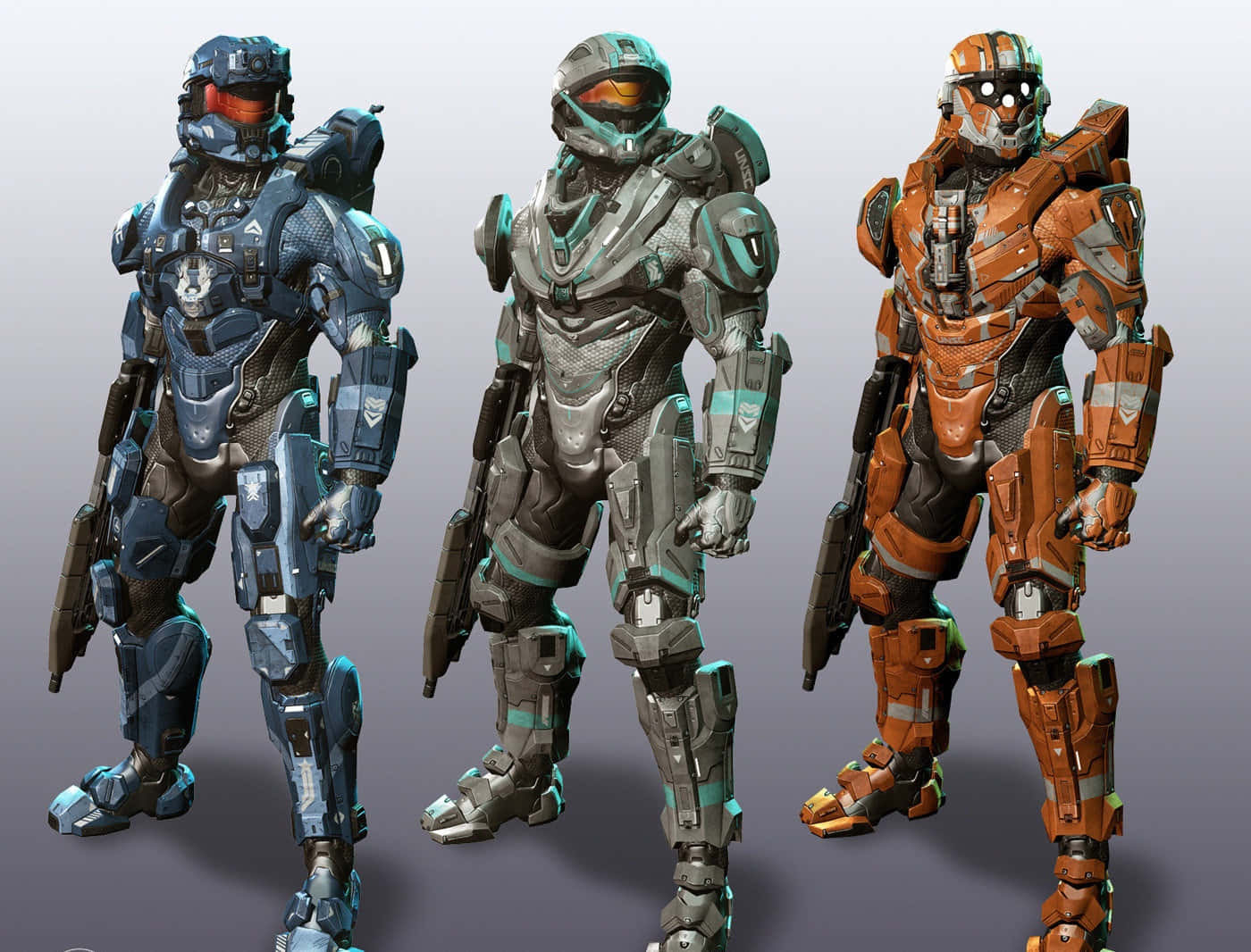 Halo Spartans 桌布 壁紙 — 三名身穿未來戰鬥裝備的裝甲士兵並排站在純灰色背景前。