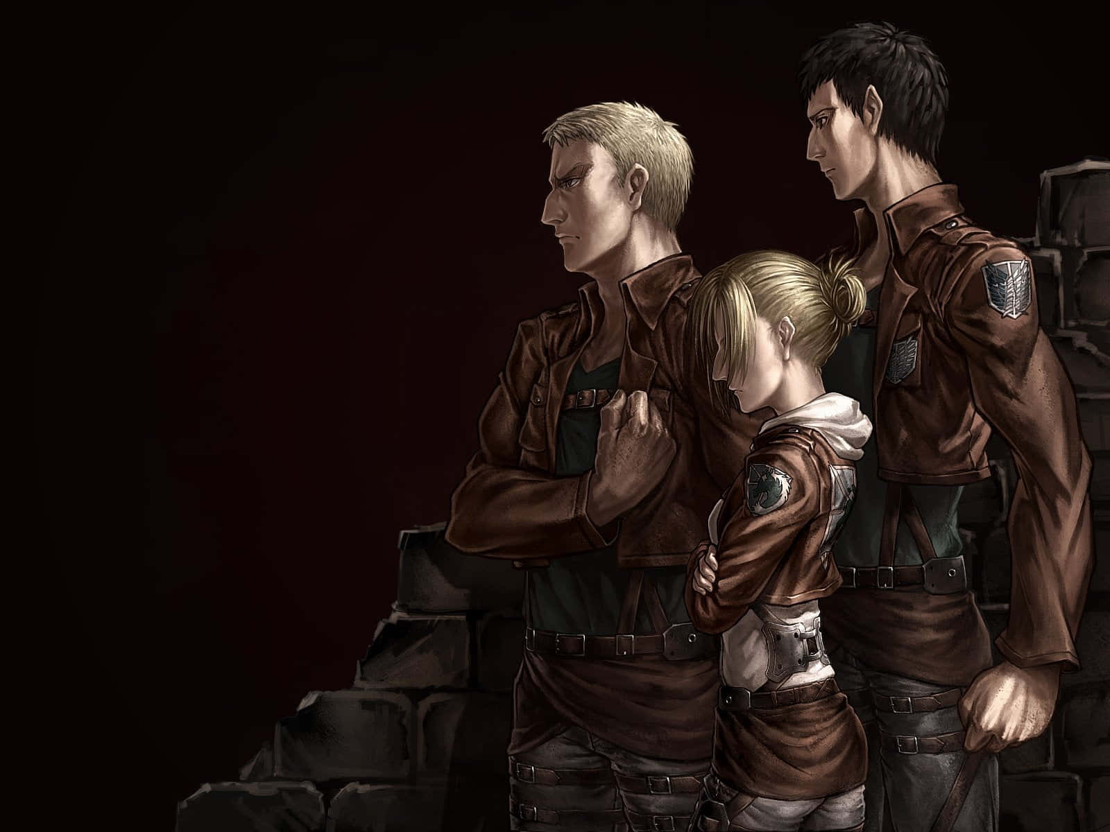 Attack On Titan Season 2 桌布 壁紙 — 三名身穿棕色制服的動畫士兵，在昏暗的紅色燈光下，莊嚴地站在黑色磚牆前面。