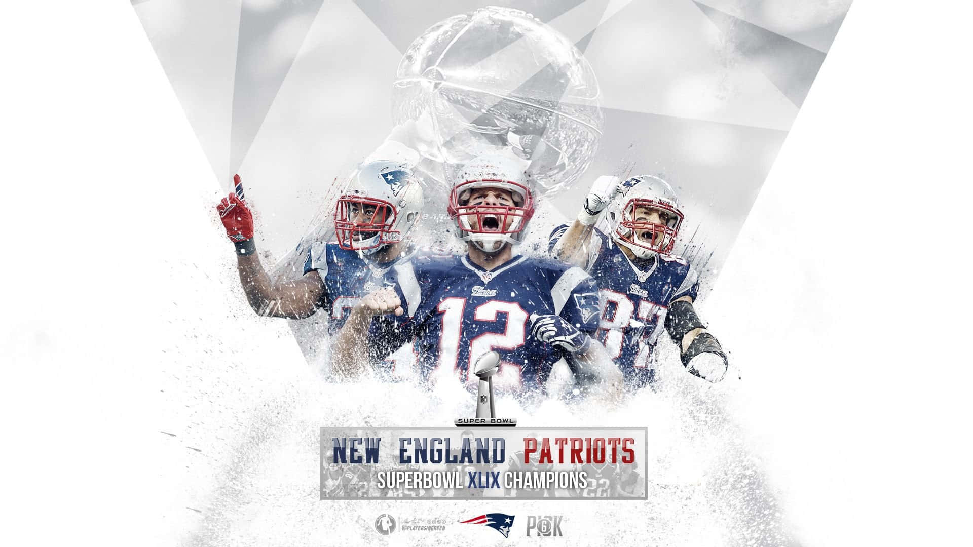 Super Bowl 桌布 壁紙 — 三名身穿藍色球衣的新英格蘭愛國者隊美式足球員，在動態白色潑濺效果中，高舉超級盃獎盃勝利慶祝。