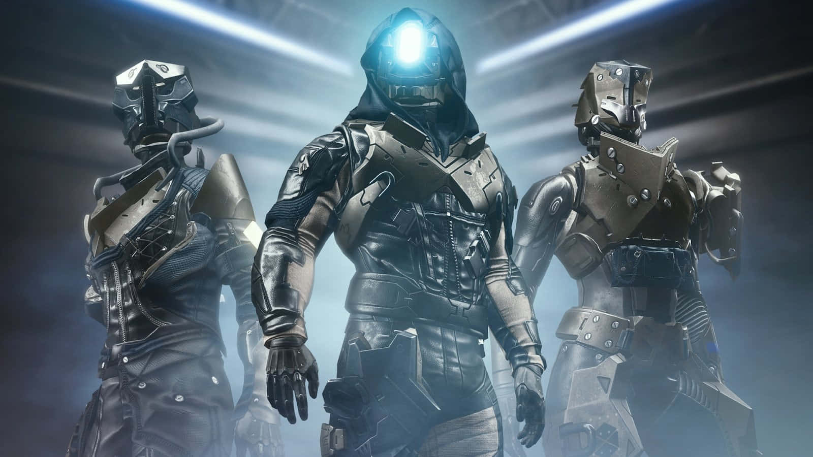 Destiny Characters 桌布 壁紙 — 三名身穿裝甲的未來戰士站在昏暗的競技場中，藍色聚光燈閃爍，煙霧在他們周圍繚繞。