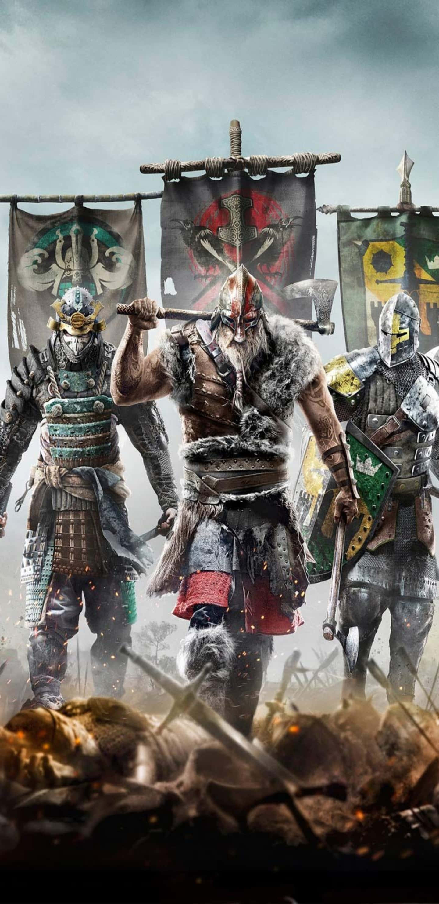 For Honor 桌布 壁紙 — 三名身穿鎧甲的戰士在暴風雨的天空下，站在散落著倒下的敵人和破碎武器的戰場上，表現出挑釁的姿態。