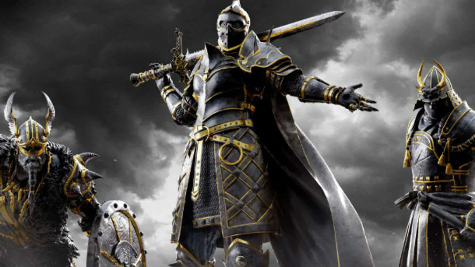 Female Samurai For Honor 桌布 壁紙 — 三名身穿黑色和金色盔甲的裝甲戰士站在暴風雨的天空下，中央人物手持劍，其他兩人從兩側護衛。