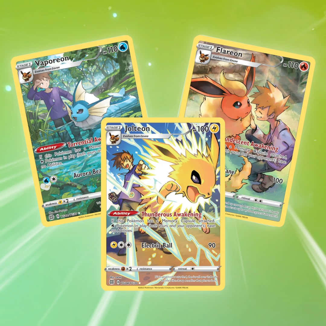 Pokemon Card 桌布 壁紙 — 三張寶可夢集換式卡牌， featuring Vaporeon、Flareon 和 Jolteon，與訓練家一起，背景為發光的綠色。