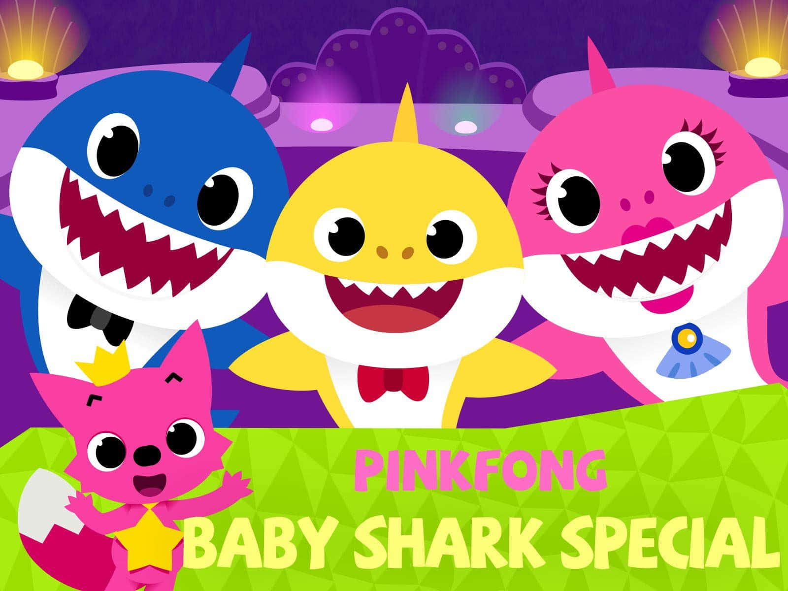 baby shark 桌布 壁紙 — 三條卡通鯊魚和一隻狐狸穿著色彩繽紛的舞台服裝，在紫色和綠色的背景下燦爛微笑。