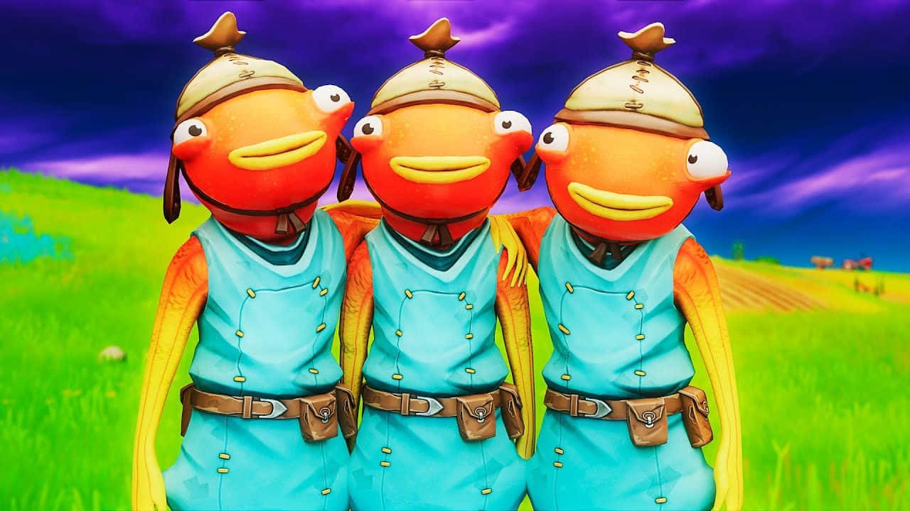 Fishstick 桌布 壁紙 — 三條相同的卡通魚穿著藍色制服，在紫色天空下並肩站在一個充滿活力的綠色山丘上。