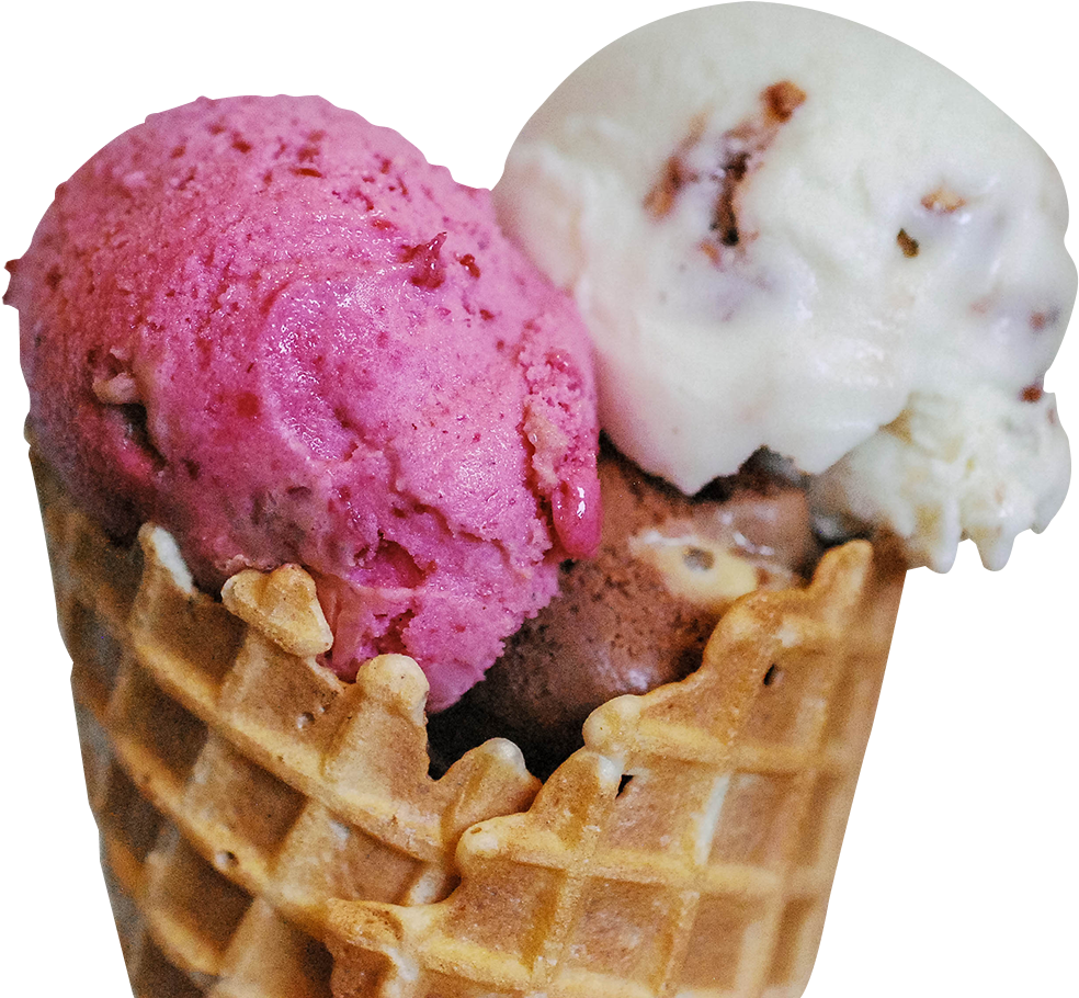 icecream 桌布 壁紙 — 三球充滿活力的粉紅草莓巧克力碎和奶油香草冰淇淋，放在金黃色鬆餅筒中。
