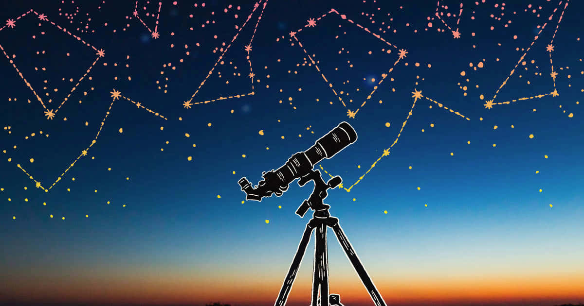 astronomy 桌布 壁紙 — 三腳架上的望遠鏡指向上方，朝向在從橙色過渡到深藍色的暮色天空中閃爍的星座。
