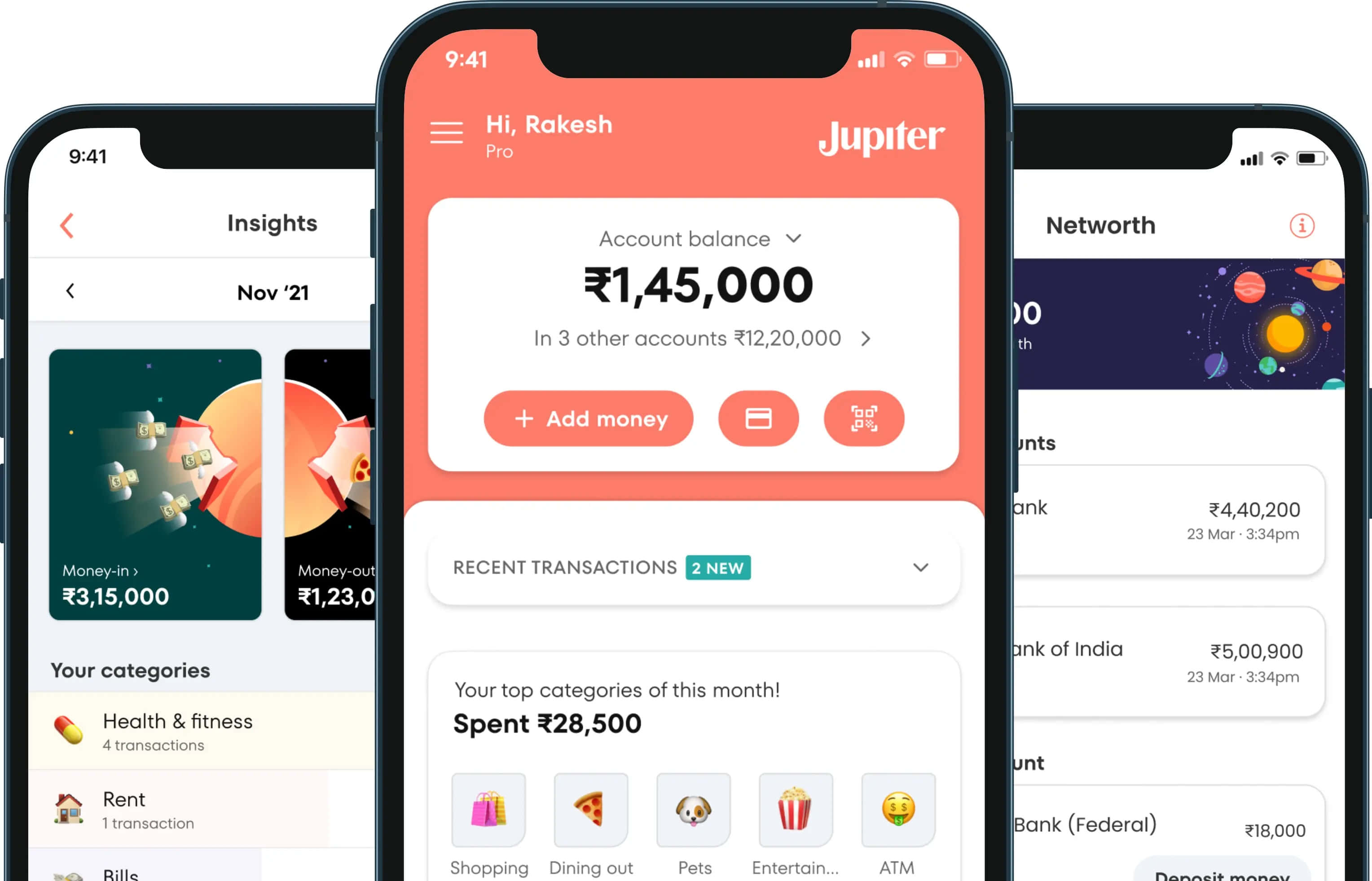 Mobile Banking 桌布 壁紙 — 三部智慧型手機顯示Jupiter財務應用程式，展示帳戶餘額、近期交易及支出類別，背景為鮮豔的珊瑚色和深色。