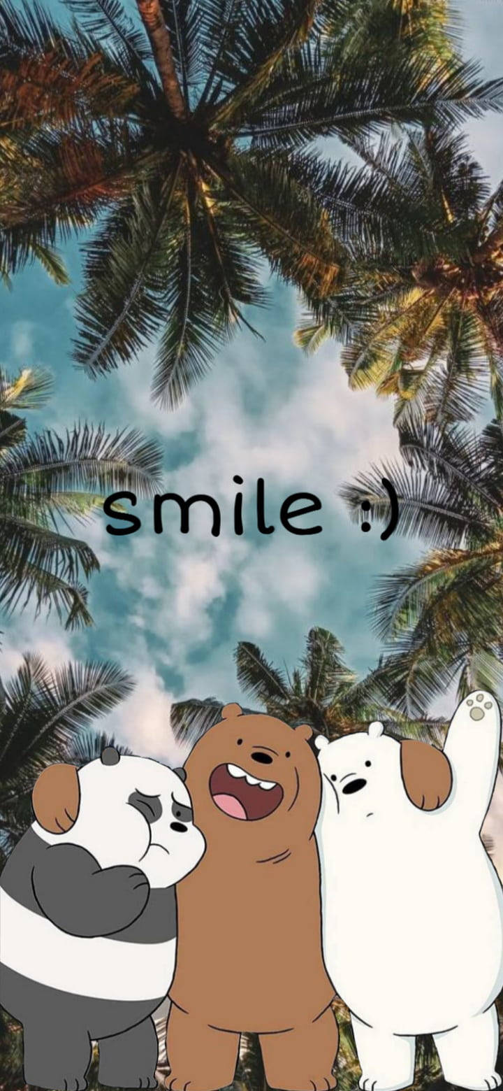 Smile 桌布 壁紙 — 三隻卡通熊在棕櫚樹下愉快地站立，帶有微笑文字疊加，背景是明亮的藍天。