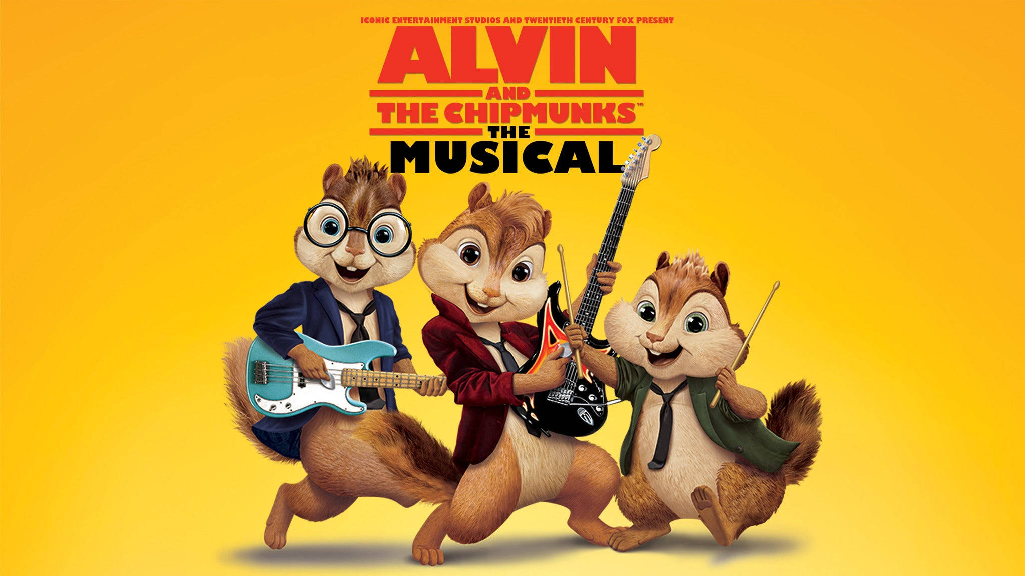 Chipmunks 桌布 壁紙 — 三隻穿著西裝的動畫花栗鼠在明亮的黃色背景前彈吉他和打鼓。