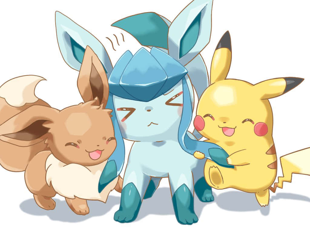 Cute Pikachu And Eevee 桌布 壁紙 — 三隻開心的寶可夢伊布、冰伊布和皮卡丘在純白色背景前開心地依偎在一起。