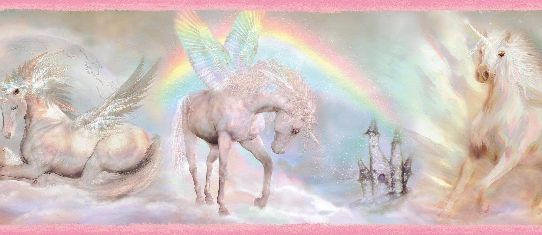 獨角獸 桌布 壁紙 — 三隻雄偉的飛馬在柔軟的雲層中滑翔，在鮮豔的彩虹下，遠處的城堡在迷霧中閃耀。