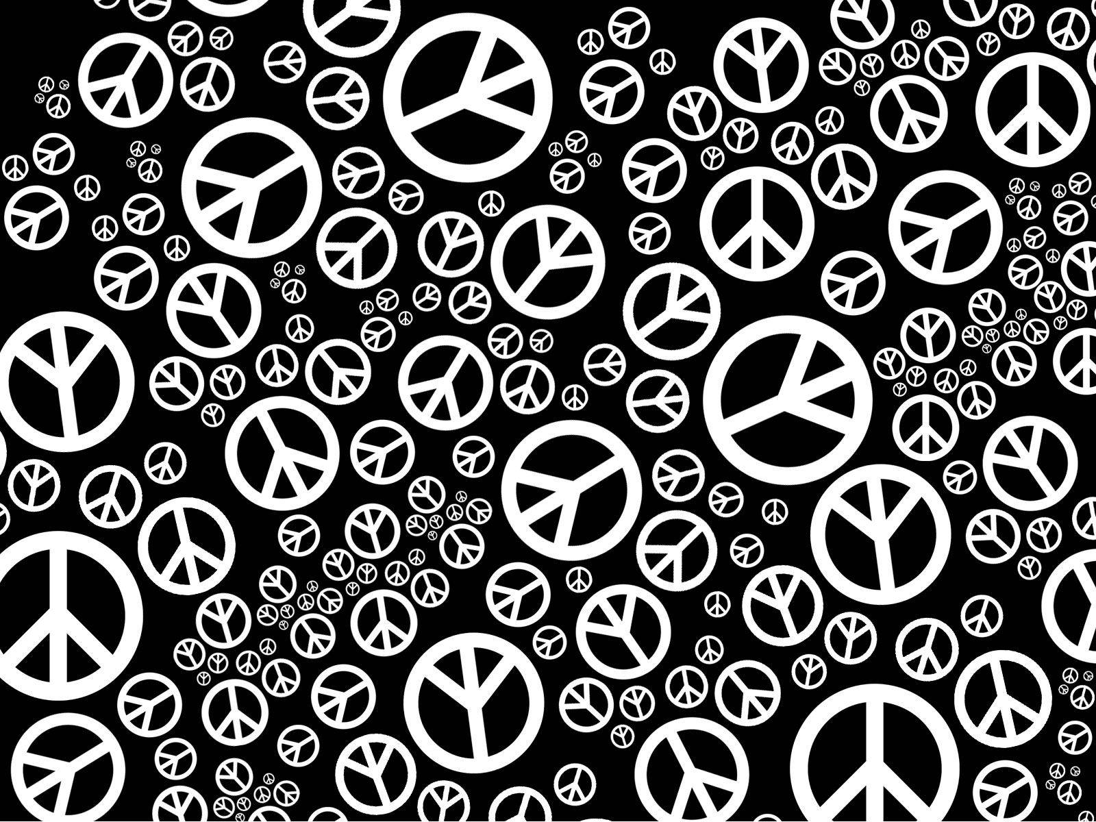 Peace Symbol 桌布 壁紙 — 不同尺寸重疊的和平符號形成大膽的黑白圖案，創造出引人注目的視覺節奏。