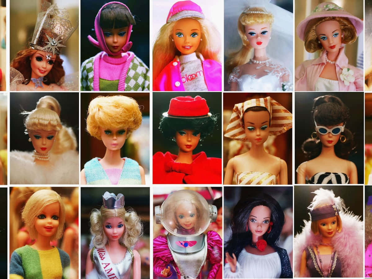 Barbie Doll 桌布 壁紙 — 不同時代的復古芭比娃娃的鮮豔拼貼畫，展現多樣服裝和髮型。