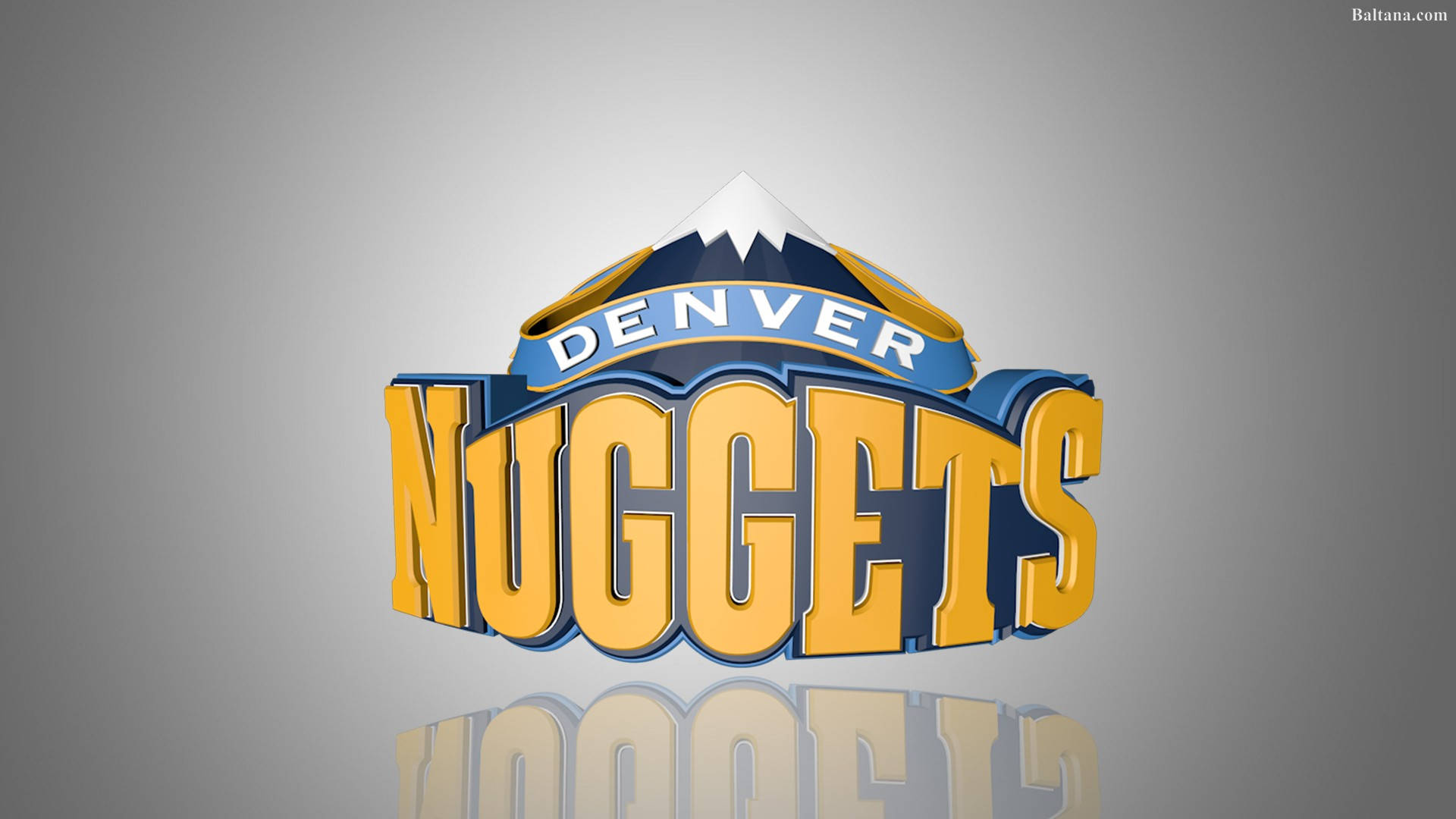 Denver 桌布 壁紙 — 丹佛金塊隊標誌，帶有山峰和粗體黃色文字，灰色漸變背景，帶有倒影。