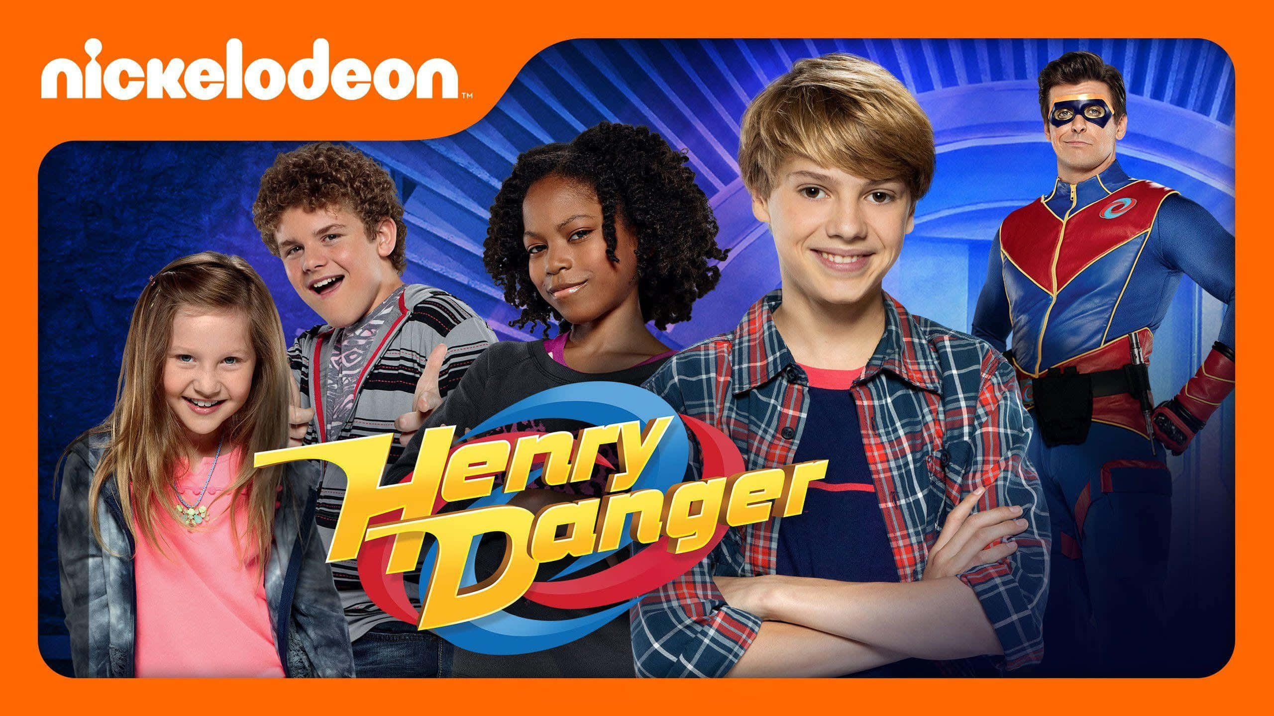 nickelodeon 桌布 壁紙 — 五位微笑的年輕演員自信地圍繞著『Henry Danger』標誌，背景是充滿活力的藍色和橙色。