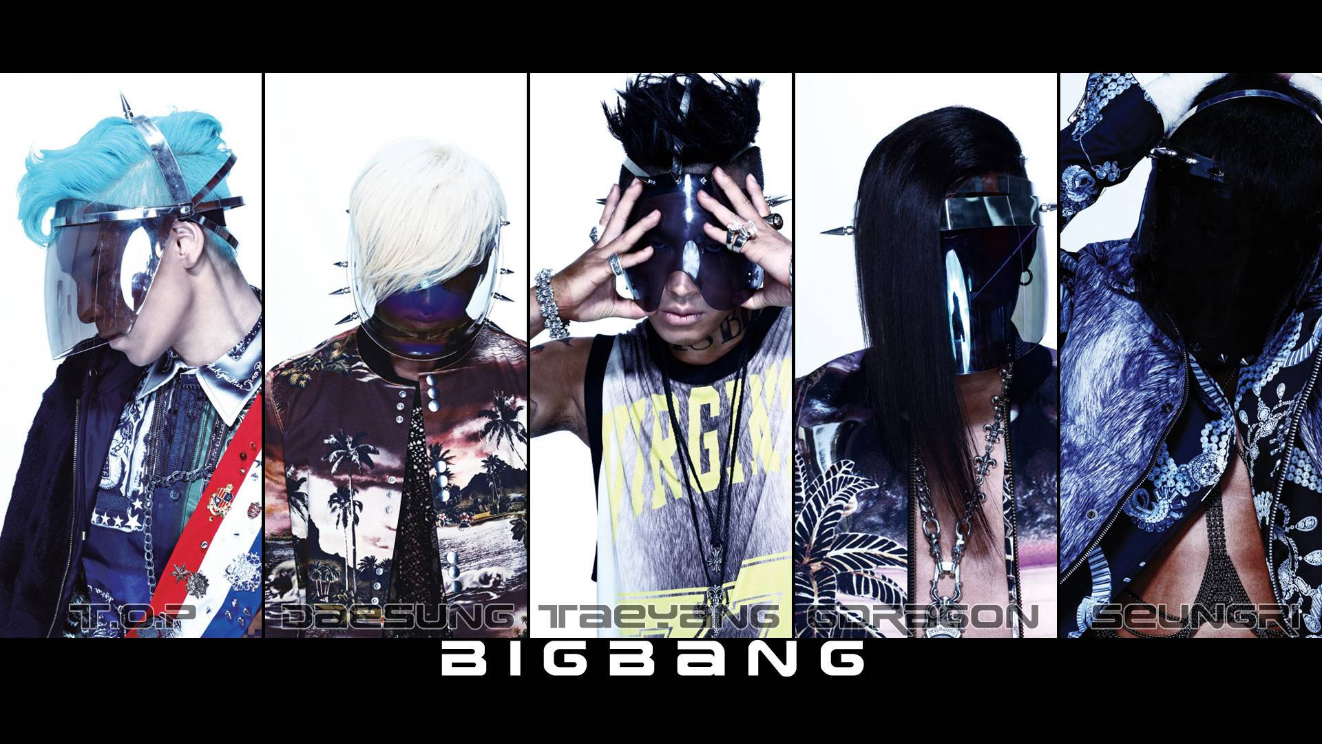 Bigbang 桌布 壁紙 — 五位戴著面具的K-pop偶像，穿著大膽的未來風格裝備，在純白背景前擺姿勢，擁有鮮豔的髮色和時尚配飾。