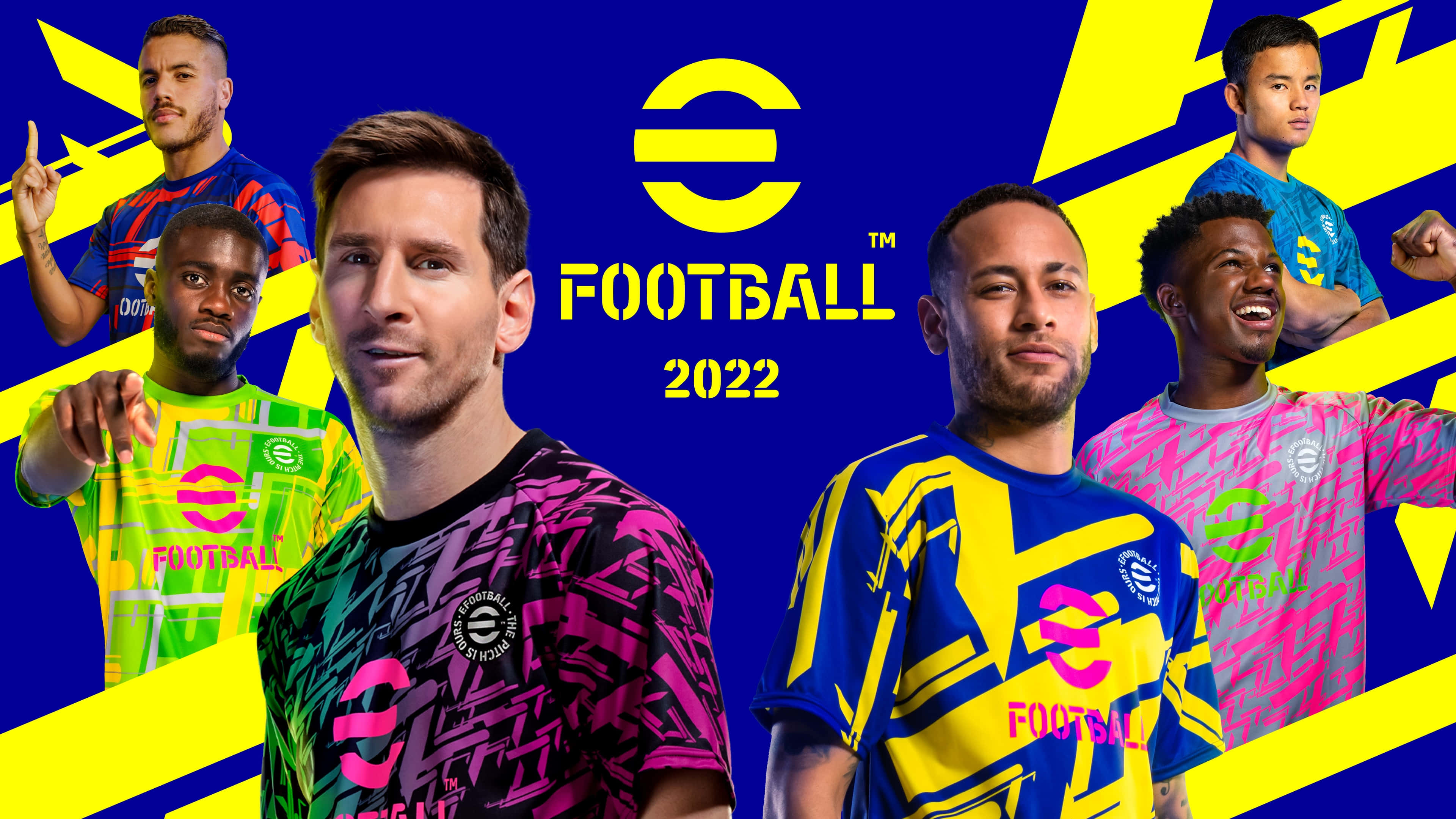 桌布 壁紙 — 五位足球明星身穿鮮豔圖案球衣，在 eFootball 2022 遊戲的醒目藍黃圖形背景前擺姿勢。
