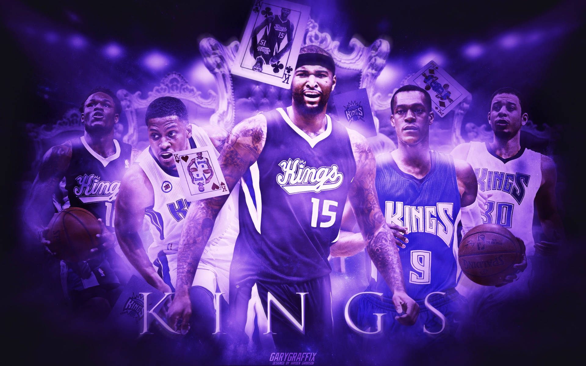 Sacramento 桌布 壁紙 — 五位身穿Kings球衣的籃球運動員站在發光的紫色背景前，背景中有漂浮的撲克牌和一個皇冠。