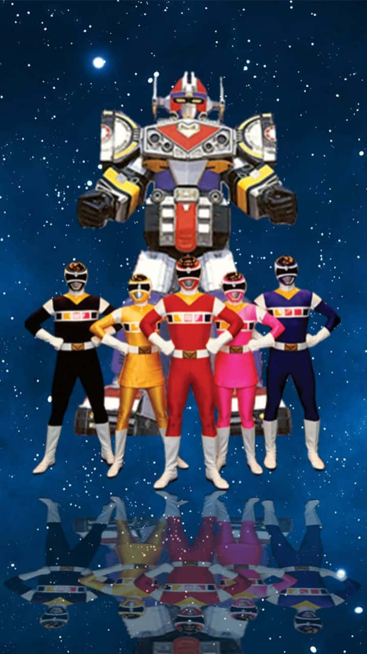 金剛戰士 桌布 壁紙 — 五位身穿彩色戰衣的Power Rangers站在巨型機器人前，背景是星空夜空，有月亮和他們的倒影在下方。