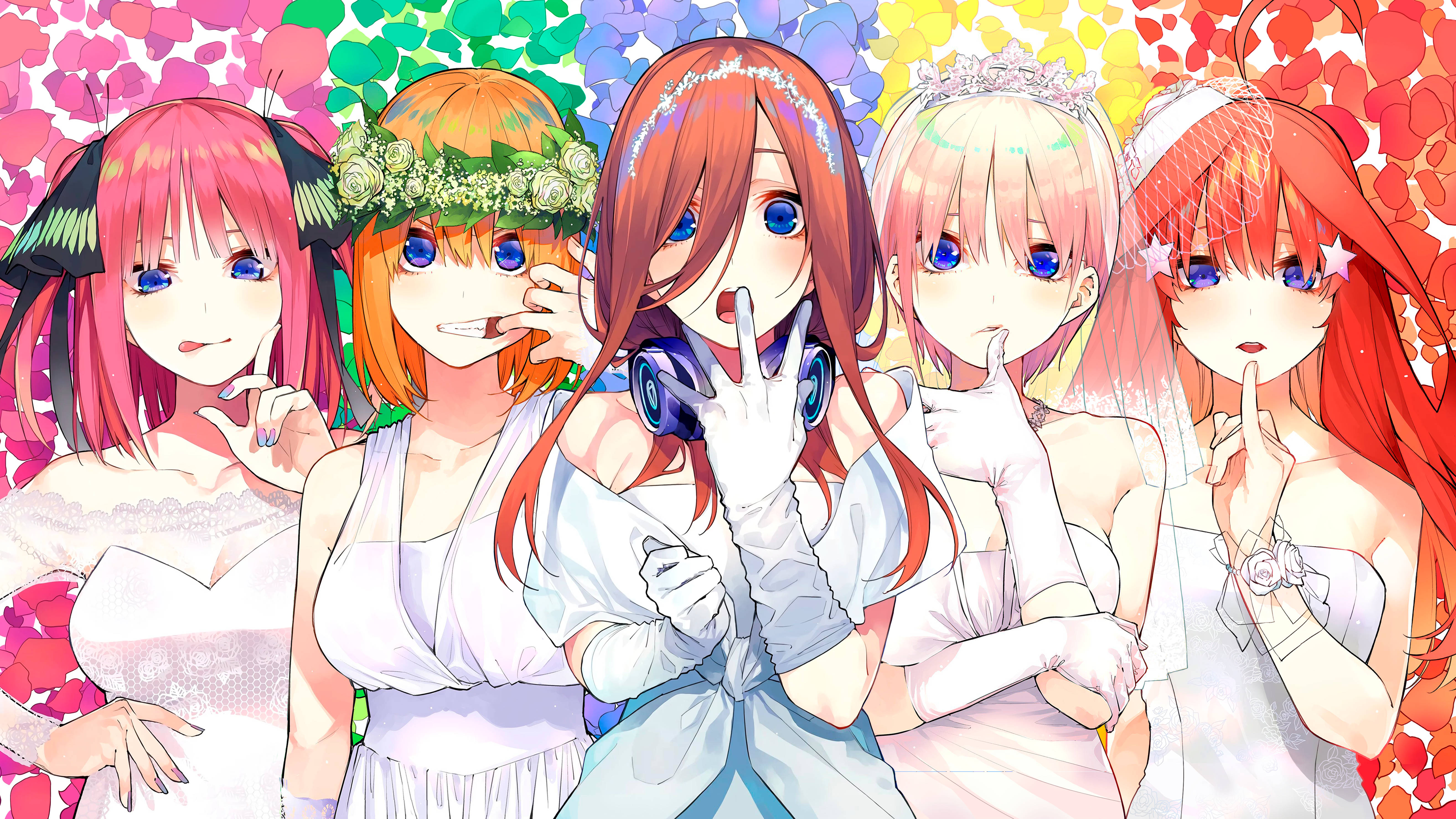 Bride 桌布 壁紙 — 五個動漫女孩穿著白色婚紗，在色彩繽紛的花瓣背景下，對著充滿活力的花卉背景俏皮地擺姿勢。
