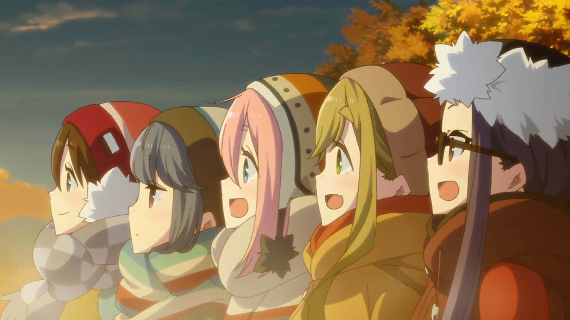 Laid Back Camp 桌布 壁紙 — 五個動漫角色戴著冬季帽子和圍巾，在金色秋空前凝視前方。