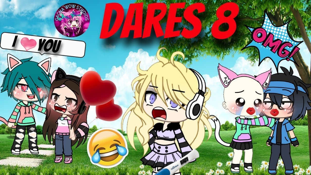 Gacha Life Funny 桌布 壁紙 — 五個帶有貓耳的Q版動漫角色在一個陽光明媚的公園裡，伴隨著漂浮的心形和對話氣泡，戲劇性地做出反應。