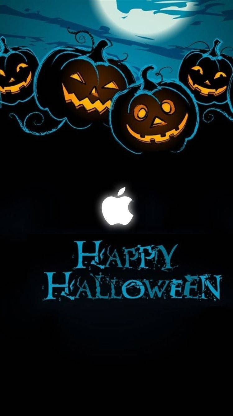 Happy Halloween 桌布 壁紙 — 五個發光的傑克南瓜燈在滿月下漂浮在發光的Apple標誌和「Happy Halloween」文字上方。