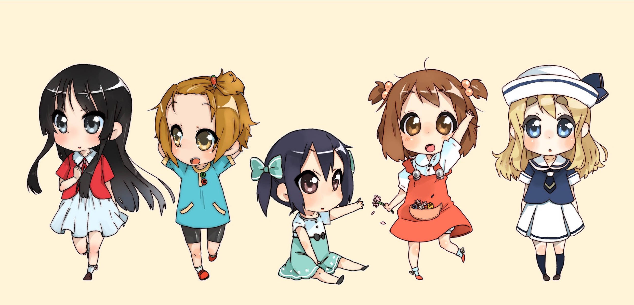 動漫小孩 桌布 壁紙 — 五個穿著色彩繽紛服裝的Q版動漫女孩在柔和的米色背景前俏皮地擺姿勢。