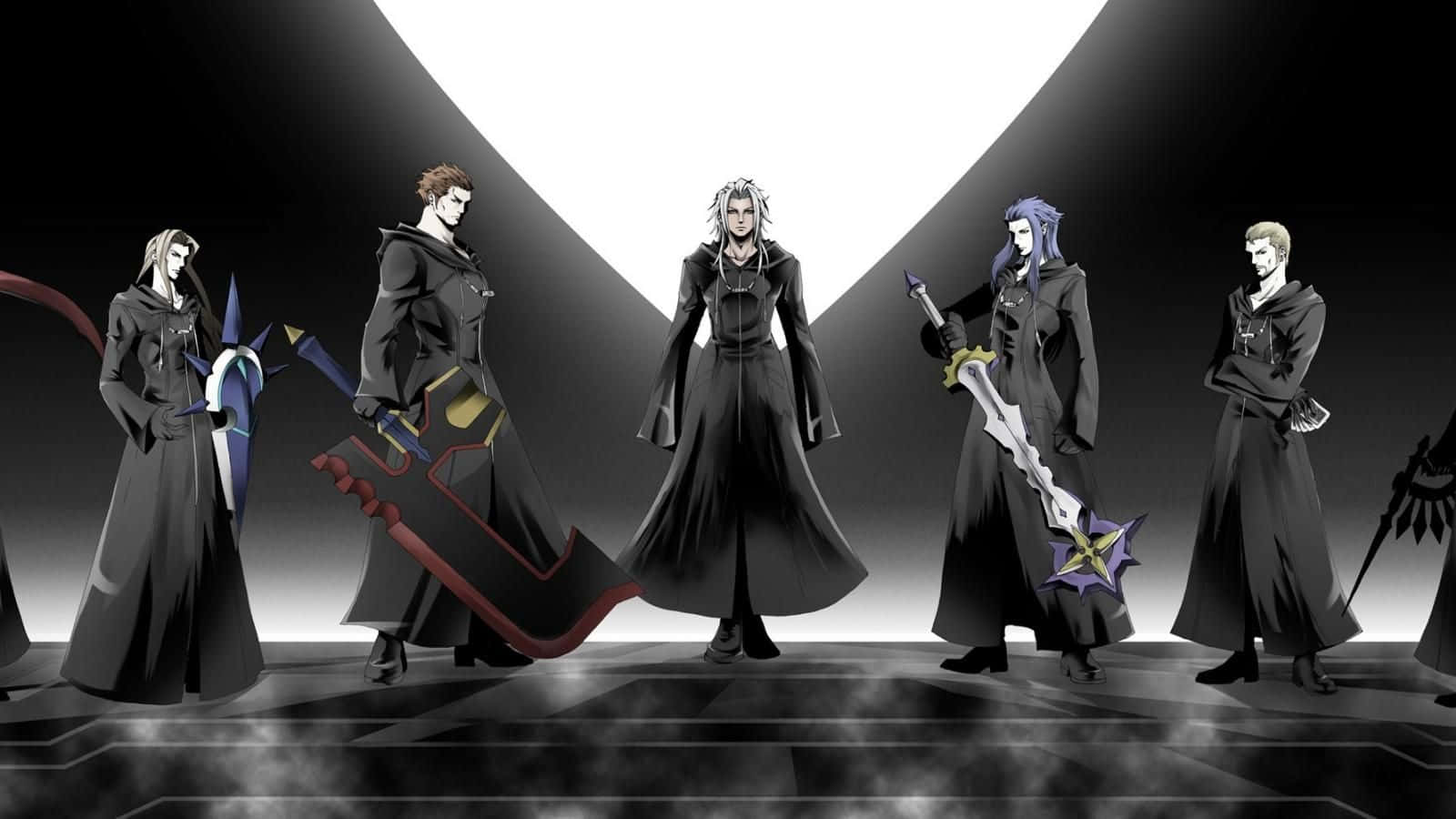 Kingdom Hearts Organization 13 桌布 壁紙 — 五個穿著黑色長外套的動漫角色站在戲劇性的聚光燈下，手持發光武器，背景是鮮明的黑白對比。