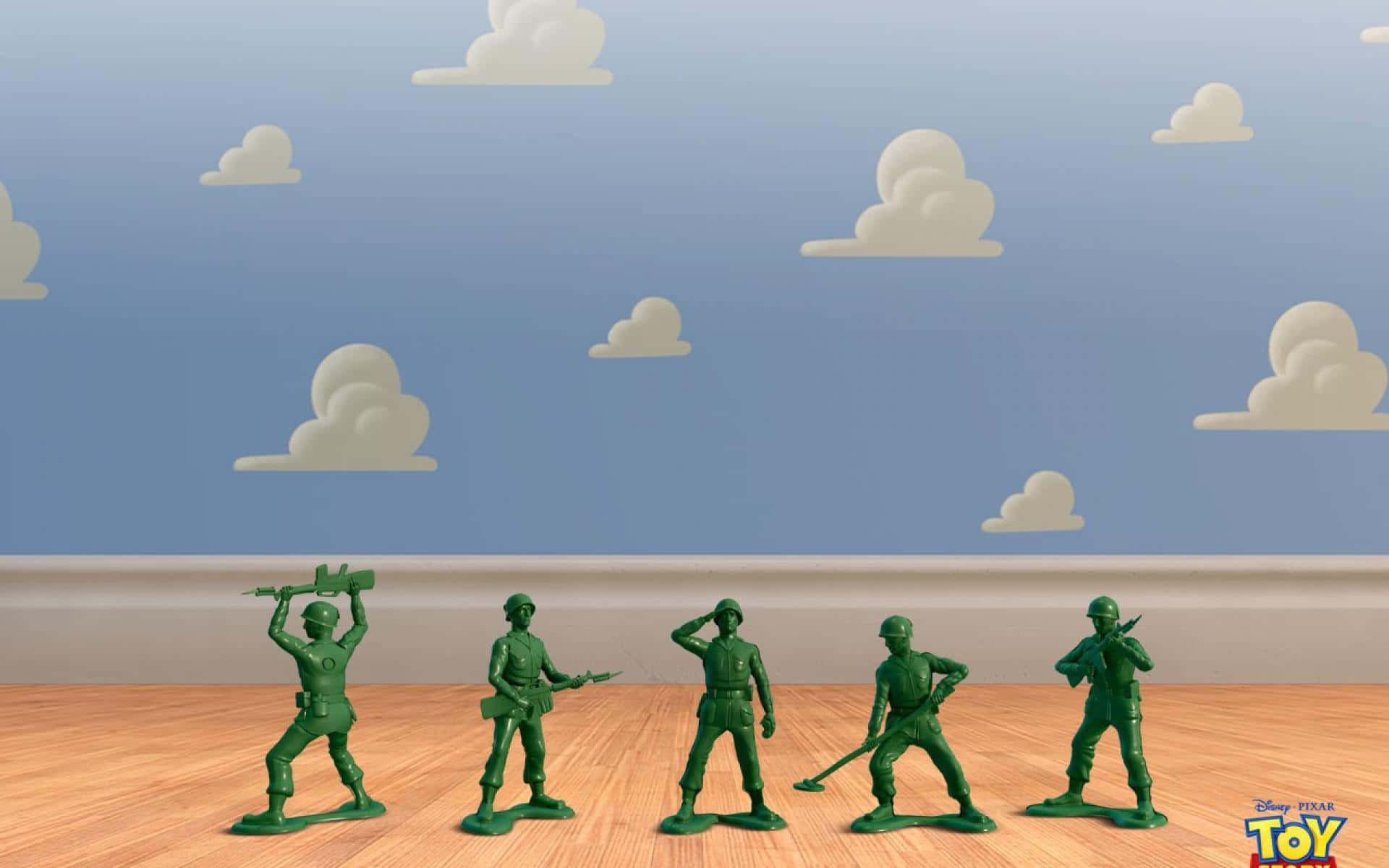 Toy Story Cloud 桌布 壁紙 — 五個綠色塑膠玩具士兵在木地板上排成隊形，以藍天白雲壁紙為背景。