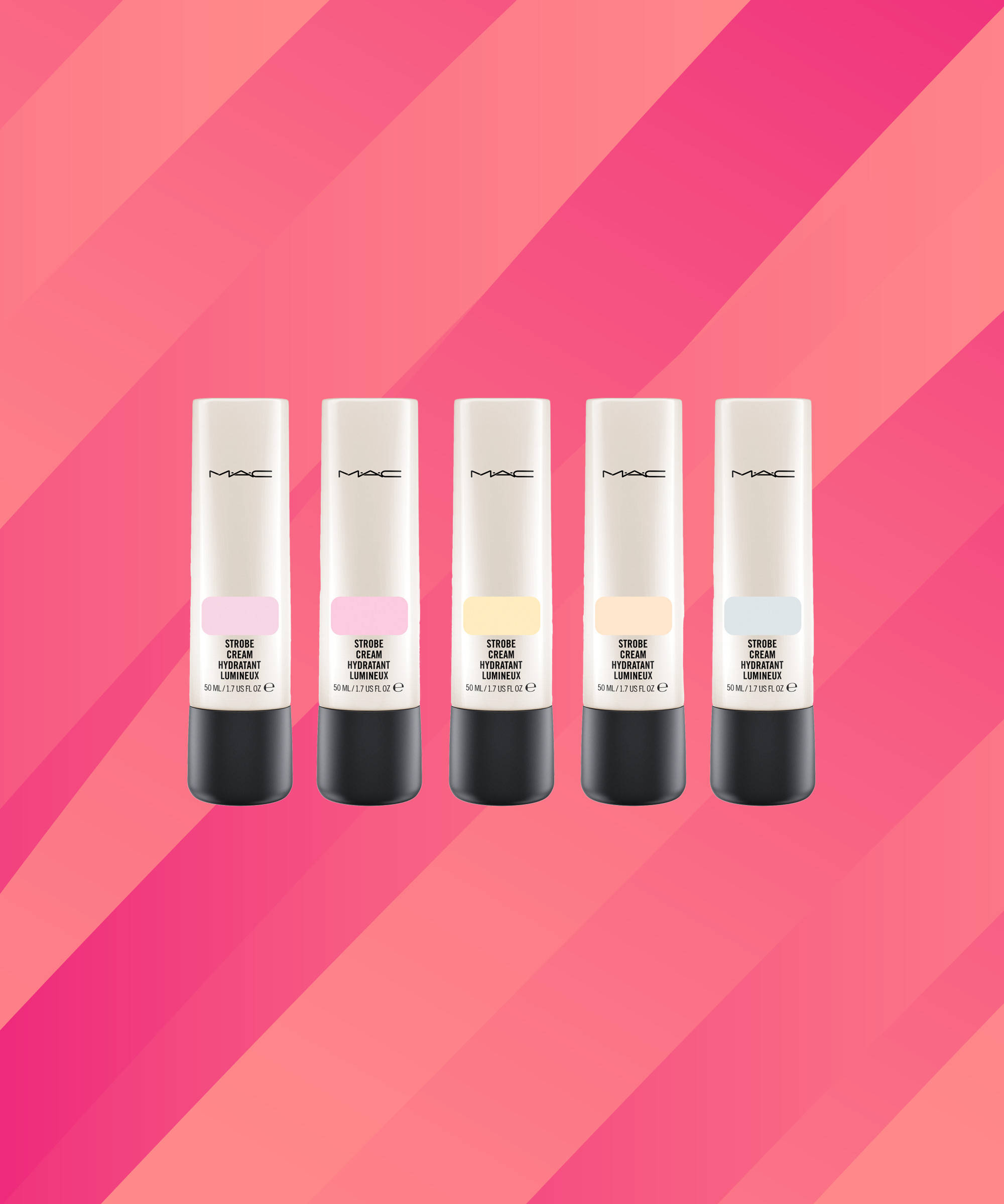 Cosmetics 桌布 壁紙 — 五支MAC Strobe Cream管狀產品以柔和色調排列在充滿活力的粉紅色對角漸變背景上。