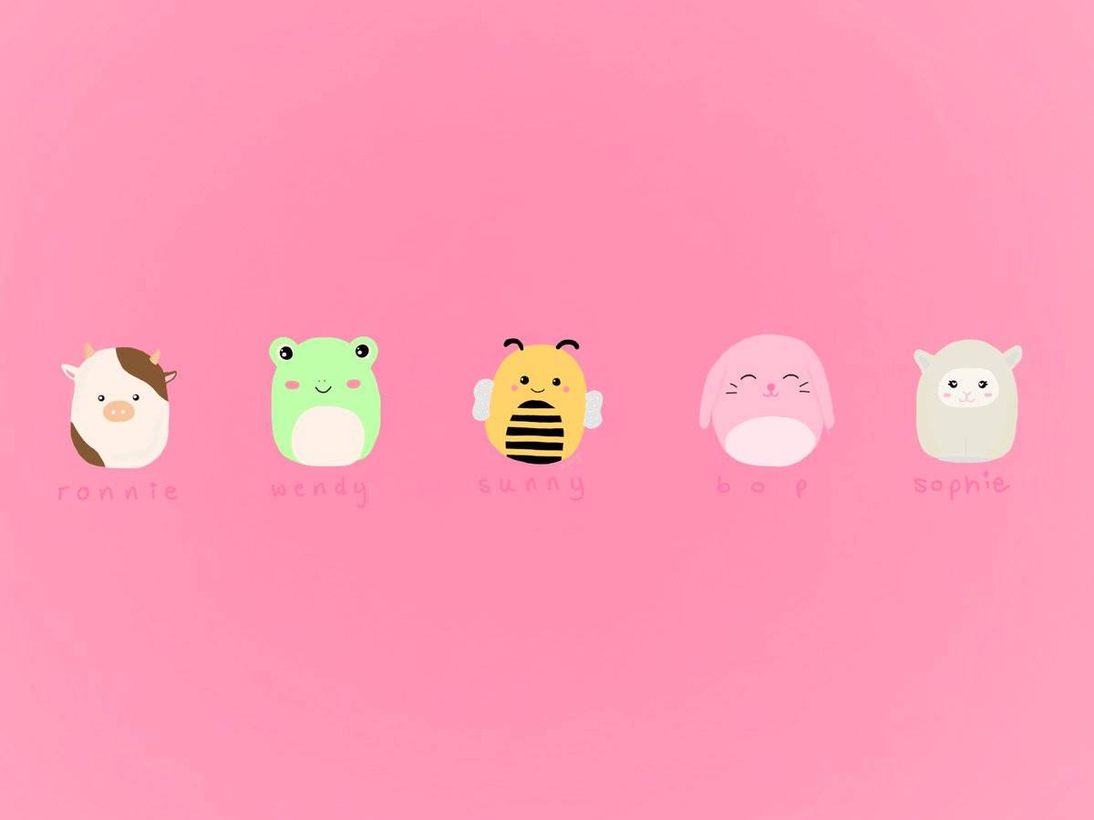 粉紅色背景上五隻有名稱的卡通動物 — Squishmallows 壁紙