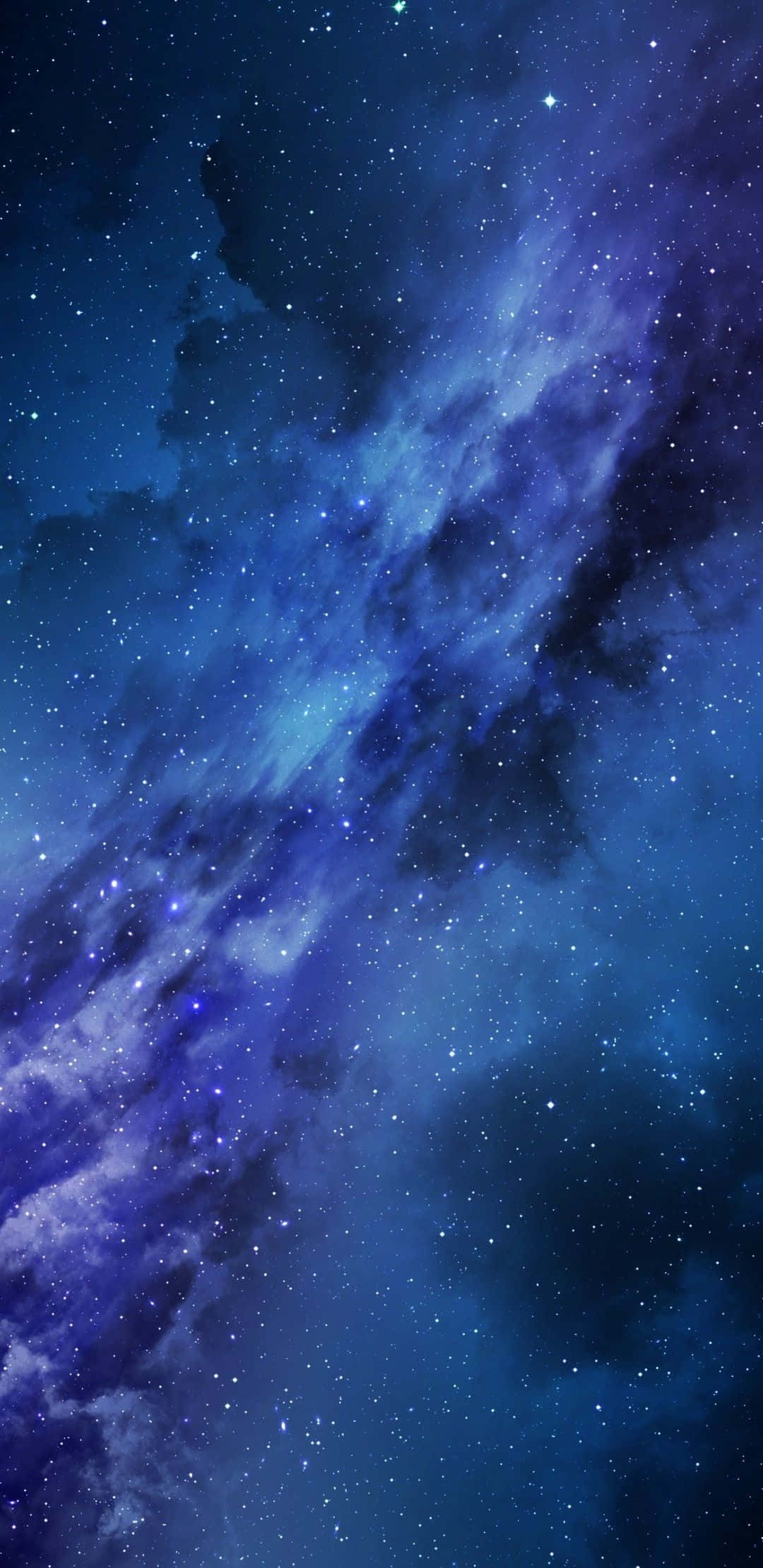 桌布 壁紙 — 令人嘆為觀止的宇宙星雲景觀，在星空中閃耀著深藍色和紫色。