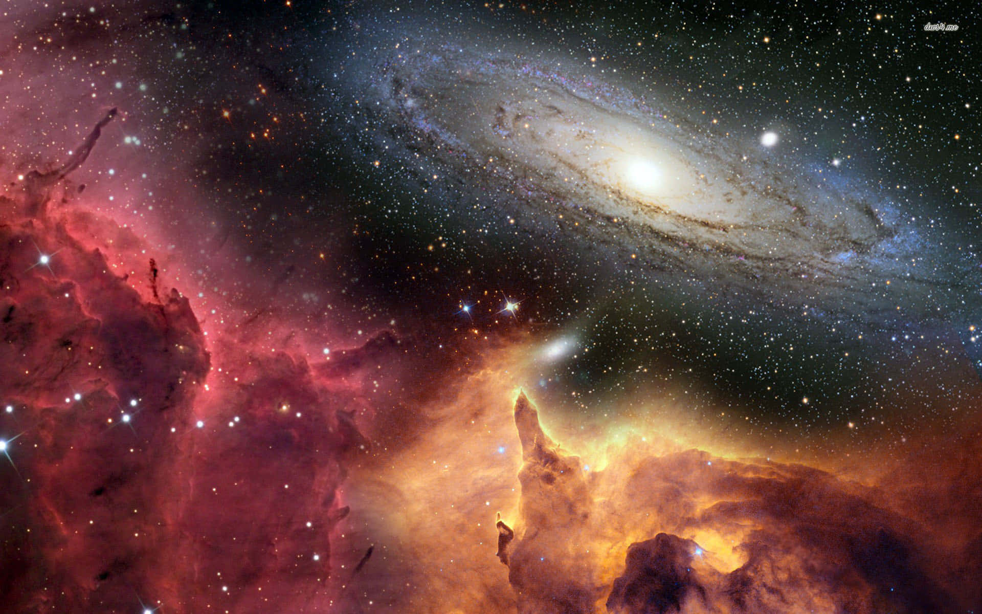 3d Space 桌布 壁紙 — 令人嘆為觀止的宇宙景觀，螺旋星系在充滿閃爍星光的鮮豔紅色和橙色星雲中閃耀。