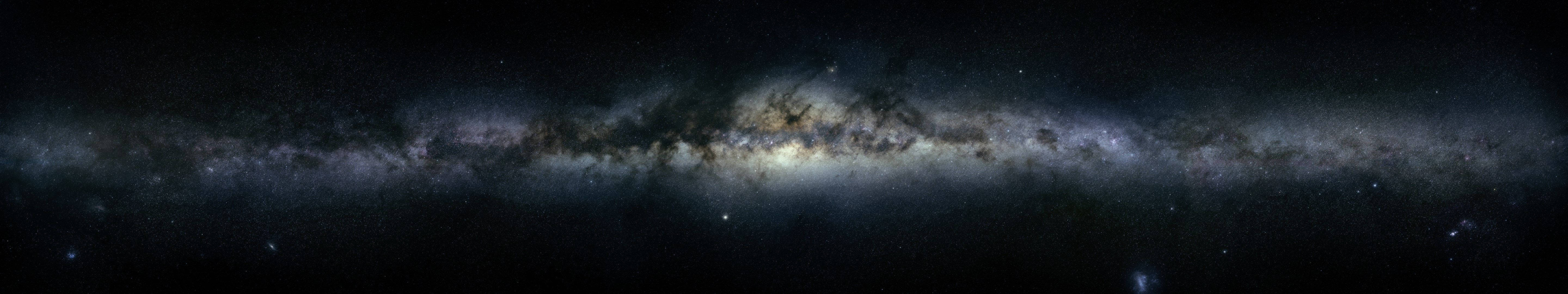 星雲 桌布 壁紙 — 令人驚嘆的銀河系全景視圖，在深邃的黑色虛空中閃爍著數十億顆恆星和宇宙塵埃。