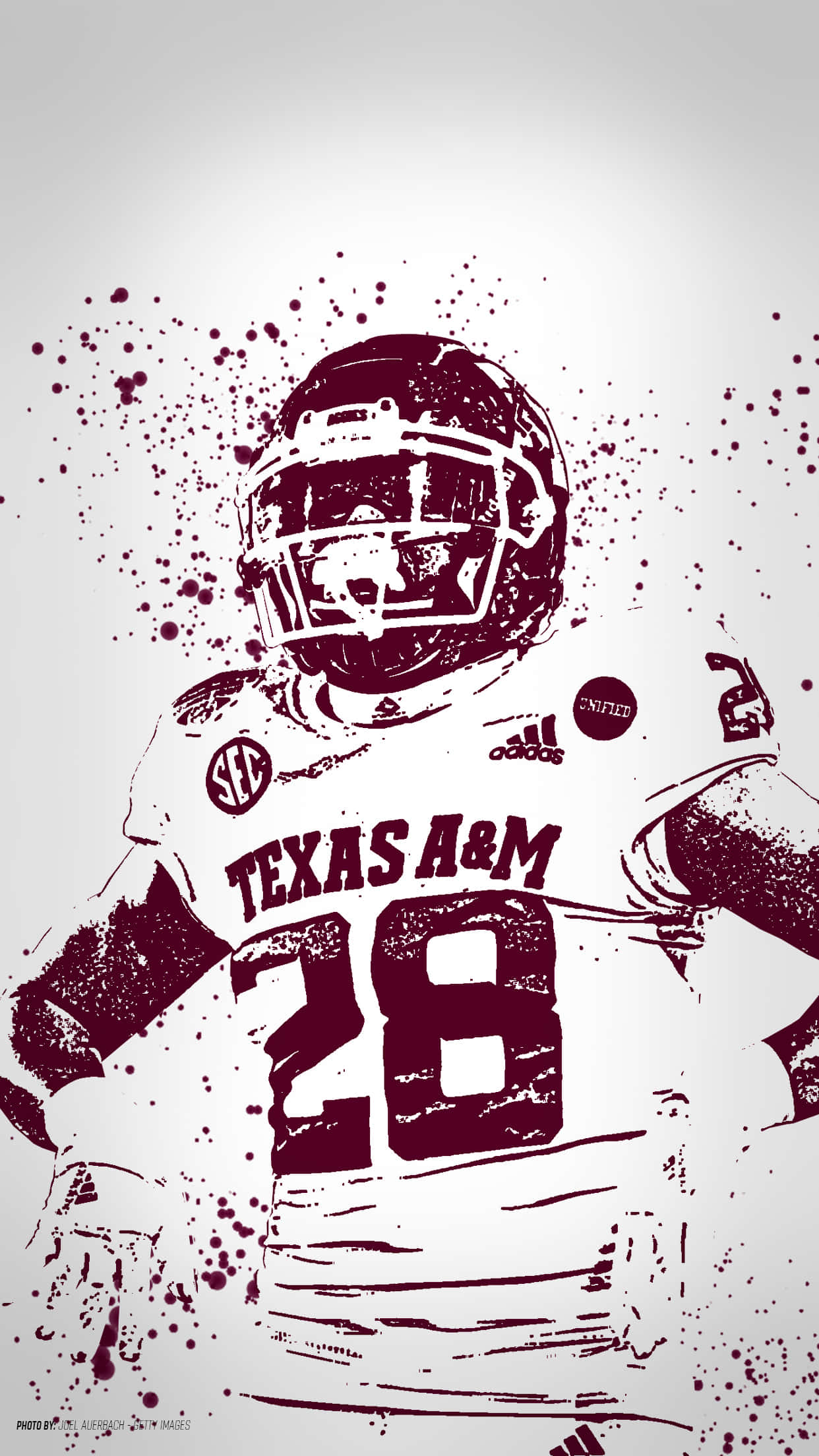 Texas Football 桌布 壁紙 — 以栗色和白色風格化的德州農工大學美式足球員插圖，戴頭盔和球衣，帶有潑濺效果。