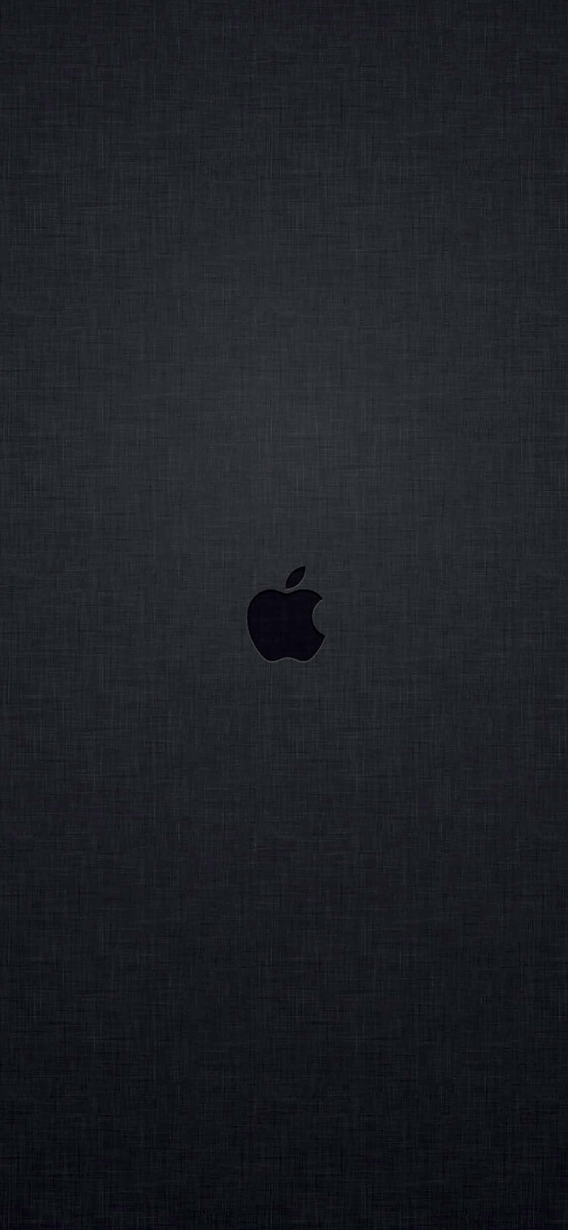 以深色iPhone打造俐落時尚造型 壁紙